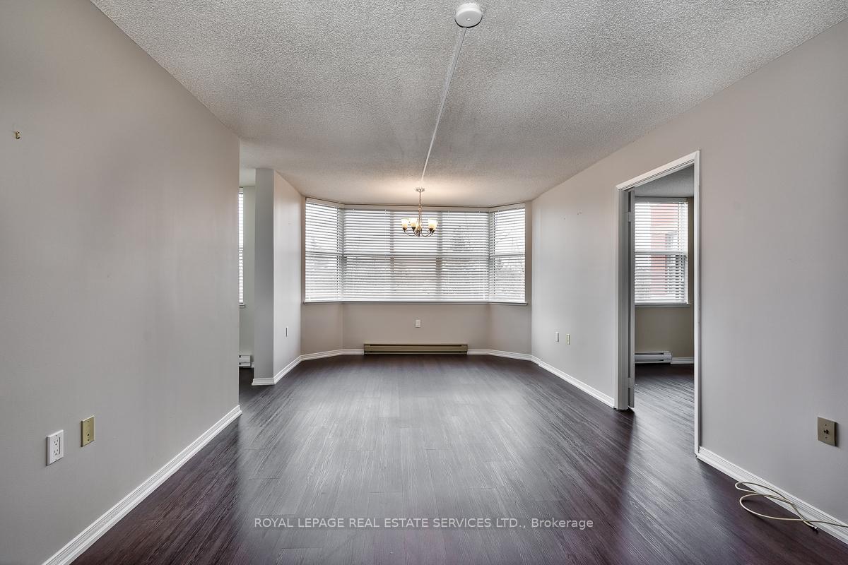 Photo 6 of Unit 211, 2199 Sixth Line, Oakville, River Oaks — HOMEH