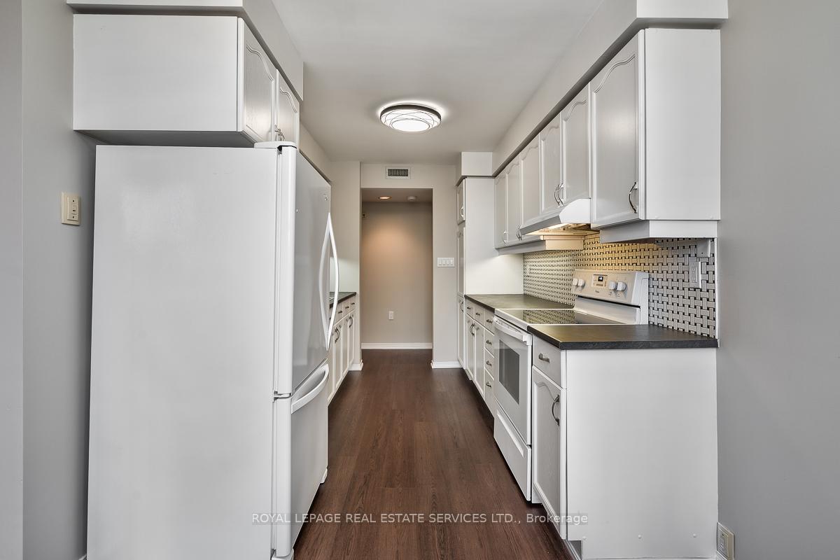 Photo 8 of Unit 211, 2199 Sixth Line, Oakville, River Oaks — HOMEH