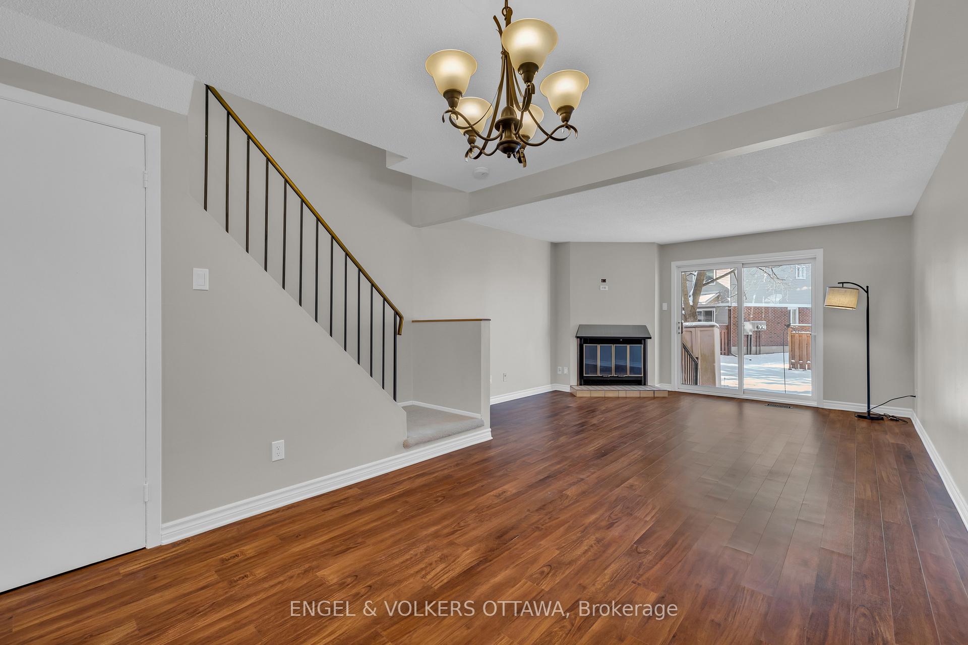 Photo 4 of 6342 Bilberry Drive, Ottawa, Orleans Wood — HOMEH