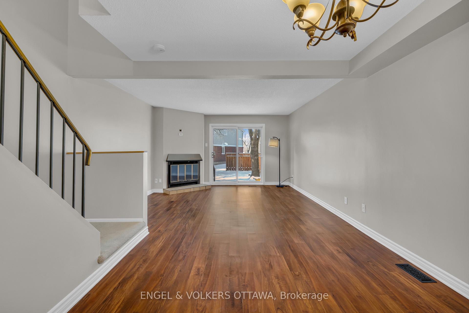 Photo 7 of 6342 Bilberry Drive, Ottawa, Orleans Wood — HOMEH