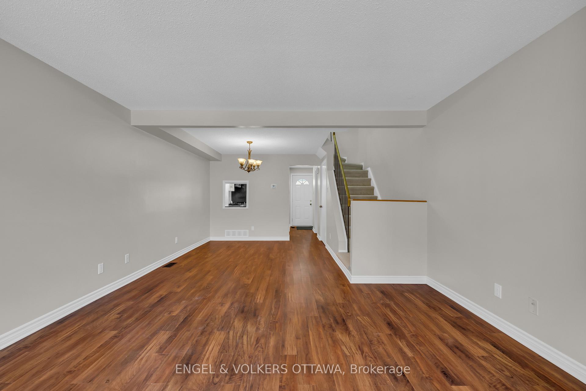 Photo 11 of 6342 Bilberry Drive, Ottawa, Orleans Wood — HOMEH