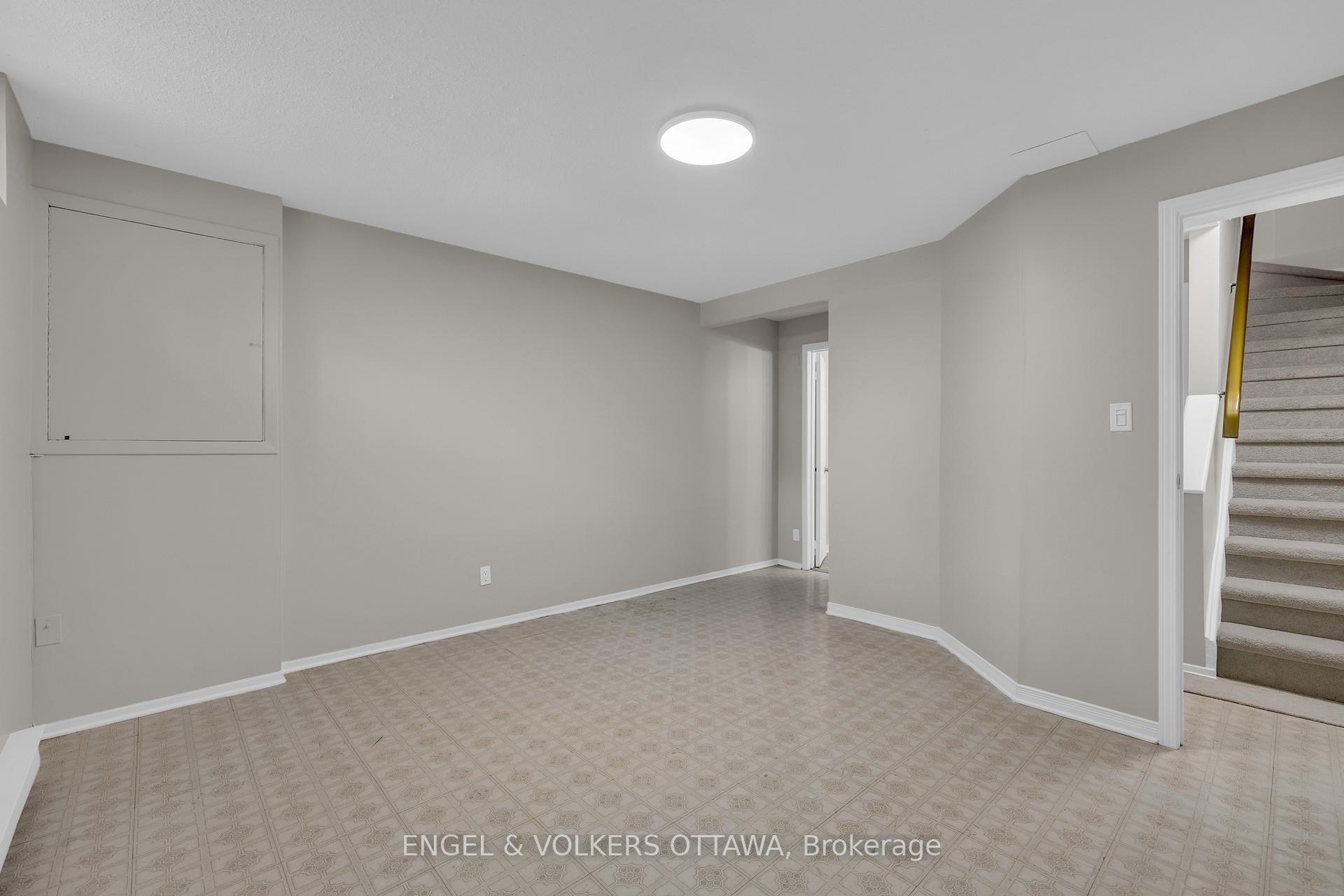 Photo 26 of 6342 Bilberry Drive, Ottawa, Orleans Wood — HOMEH