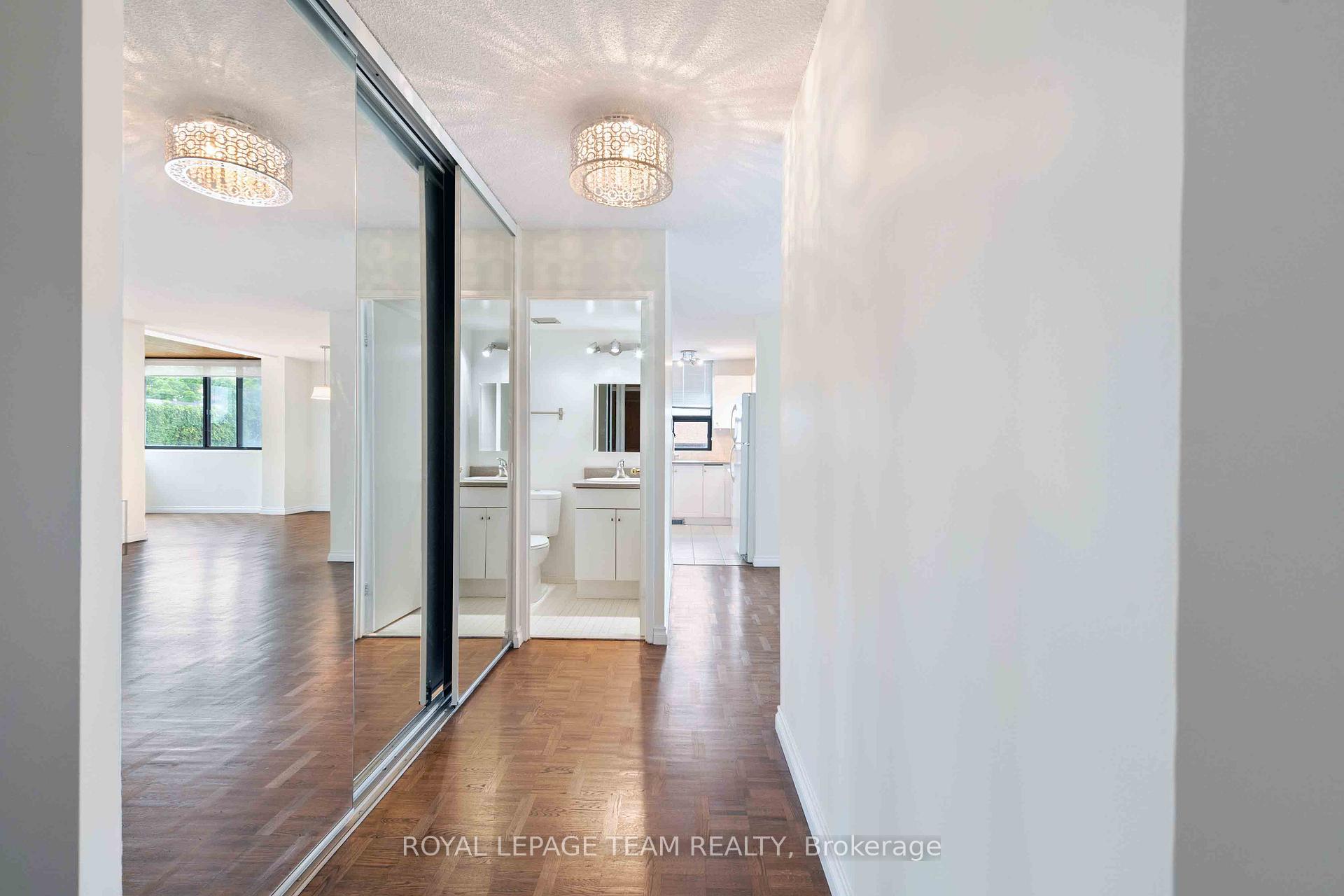 Photo 3 of Unit 404, 40 Arthur Street, Ottawa, West Centre Town — HOMEH
