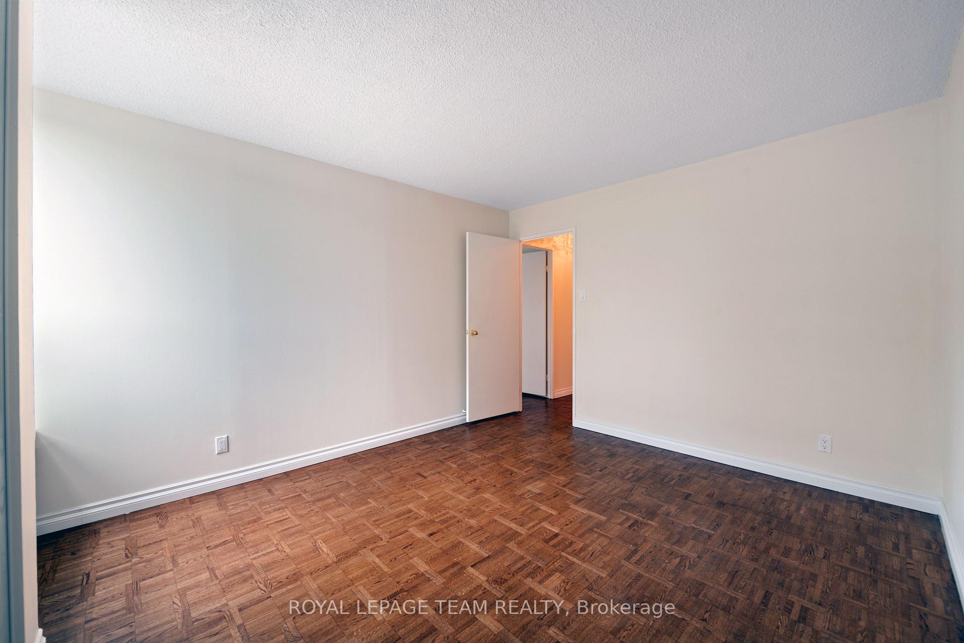 Photo 19 of Unit 404, 40 Arthur Street, Ottawa, West Centre Town — HOMEH