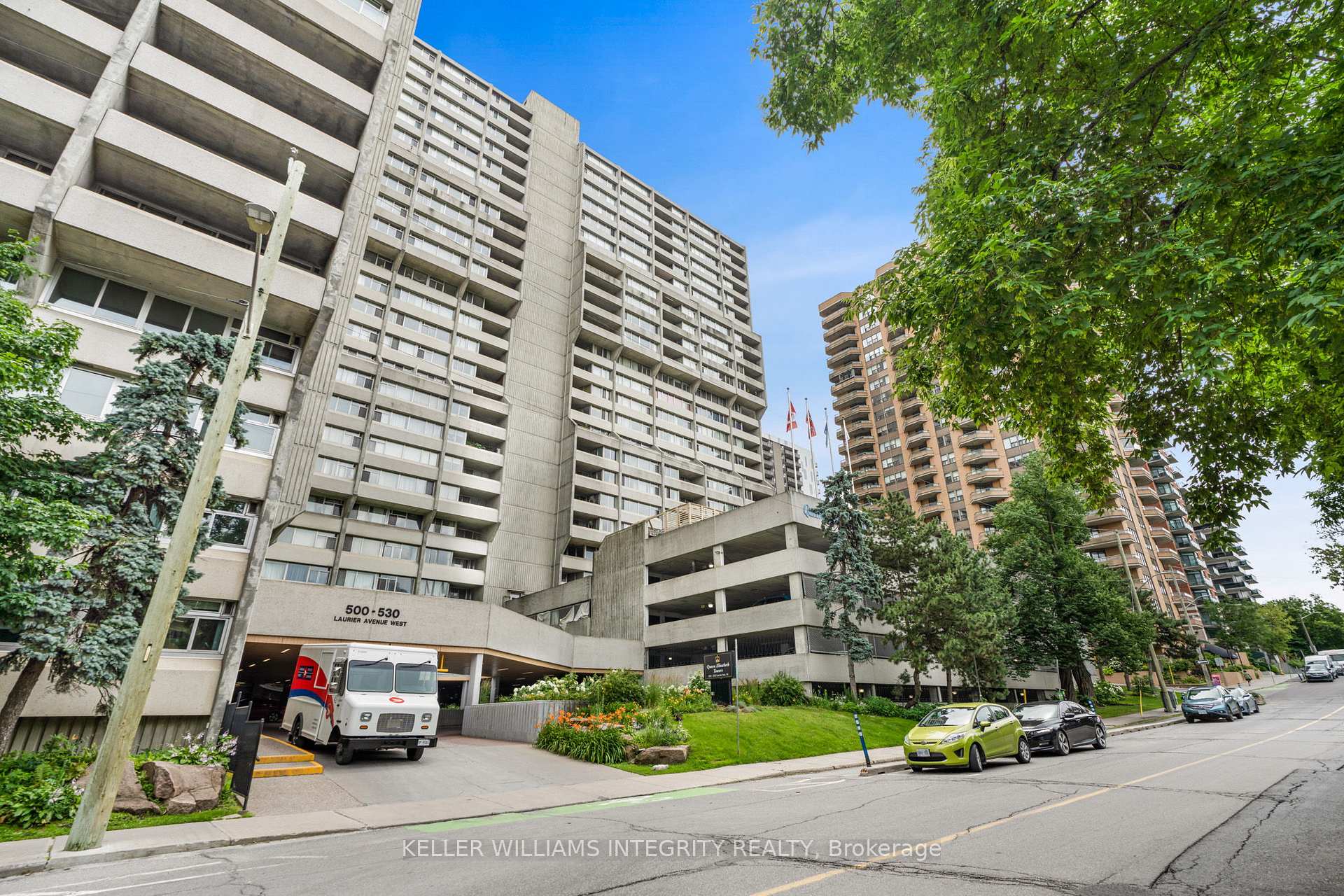 Front of Unit 2304, 530 Laurier Avenue W