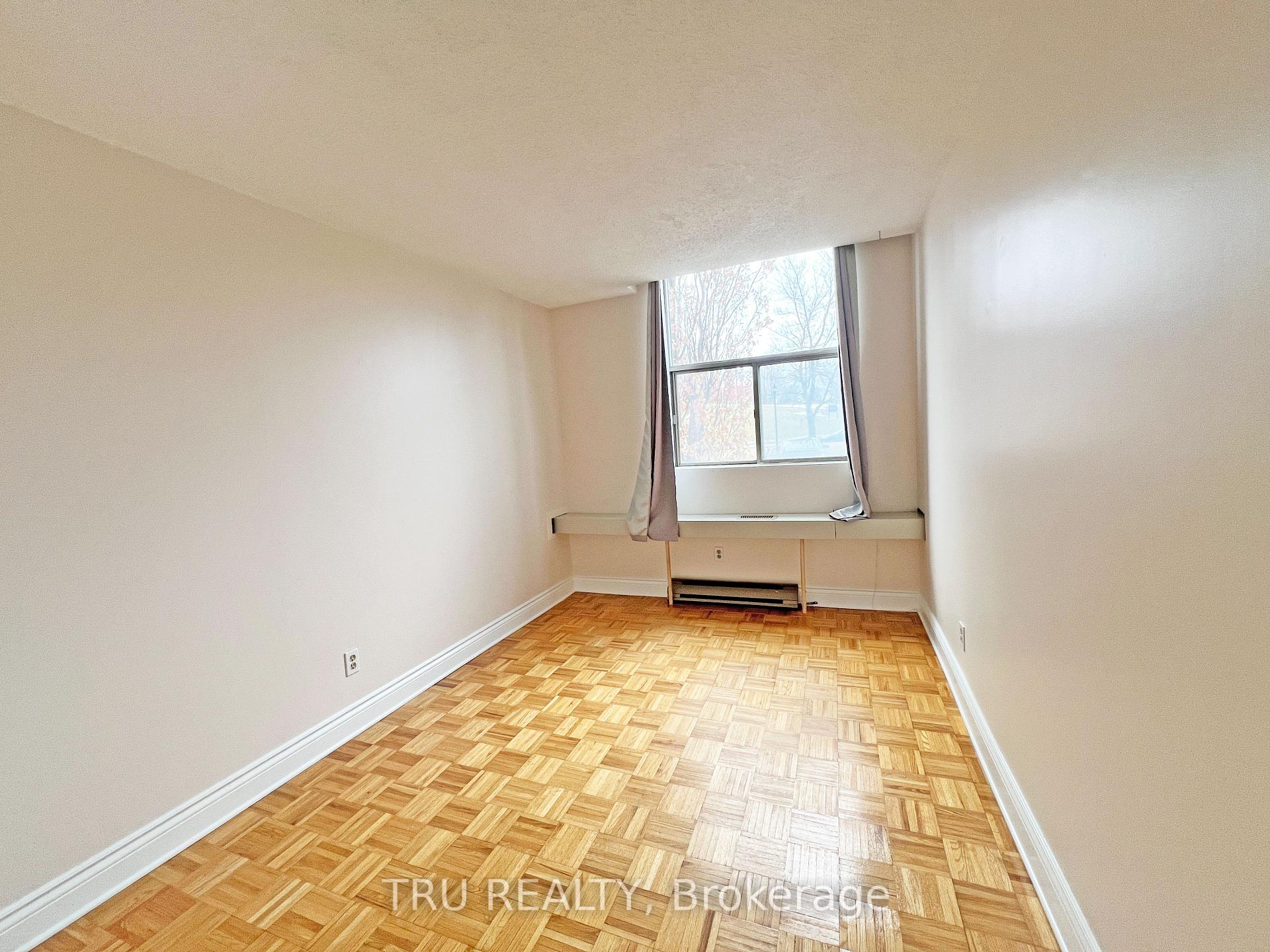 Photo 14 of Unit 105, 2760 Carousel Crescent, Ottawa, Emerald Woods/Sawmill Creek — HOMEH