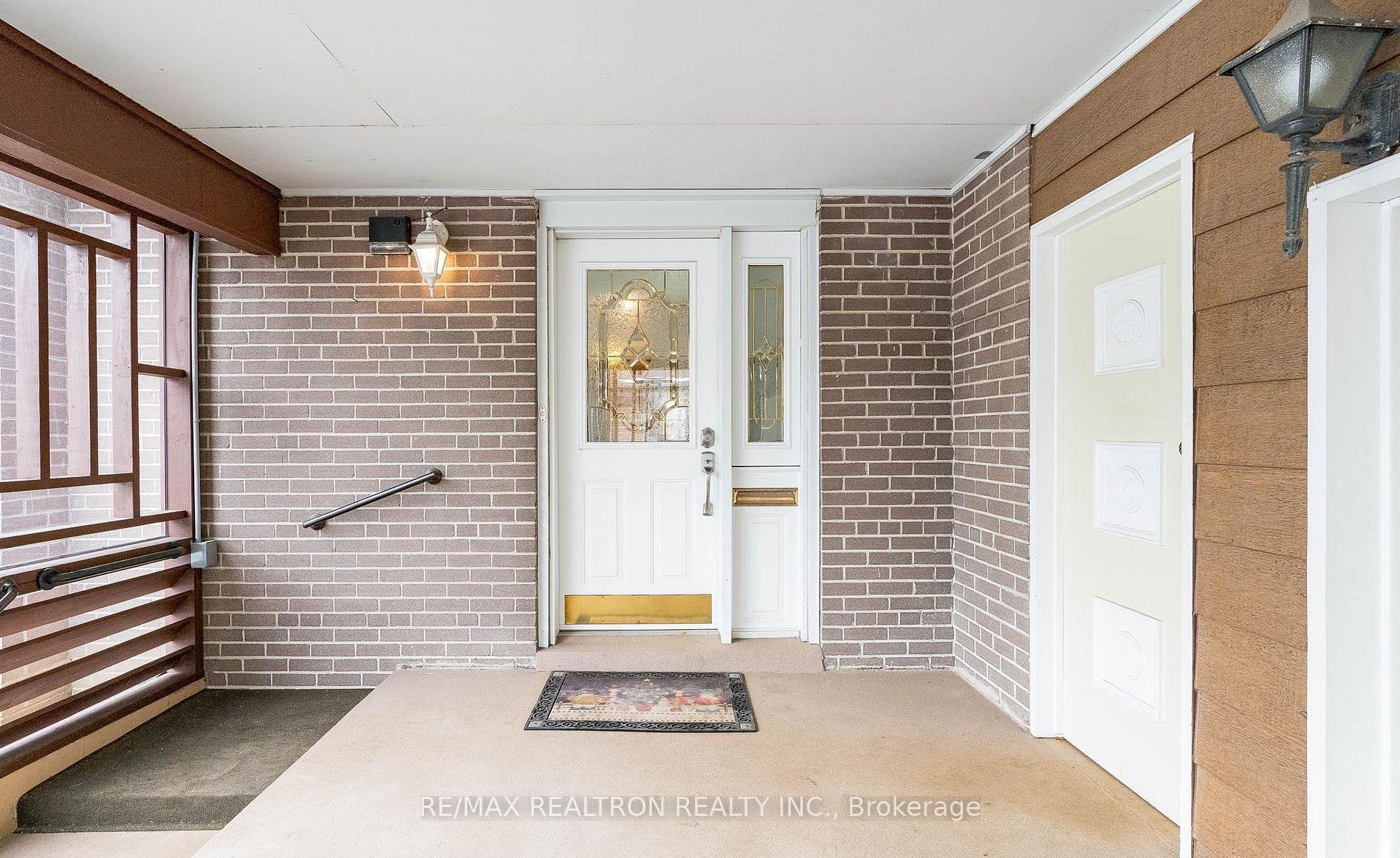 Photo 2 of 4 Kemano Road, Aurora, Aurora Heights — HOMEH