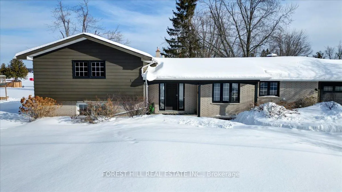 Photo 3 of 1143 Connaught Drive, Selwyn — HOMEH