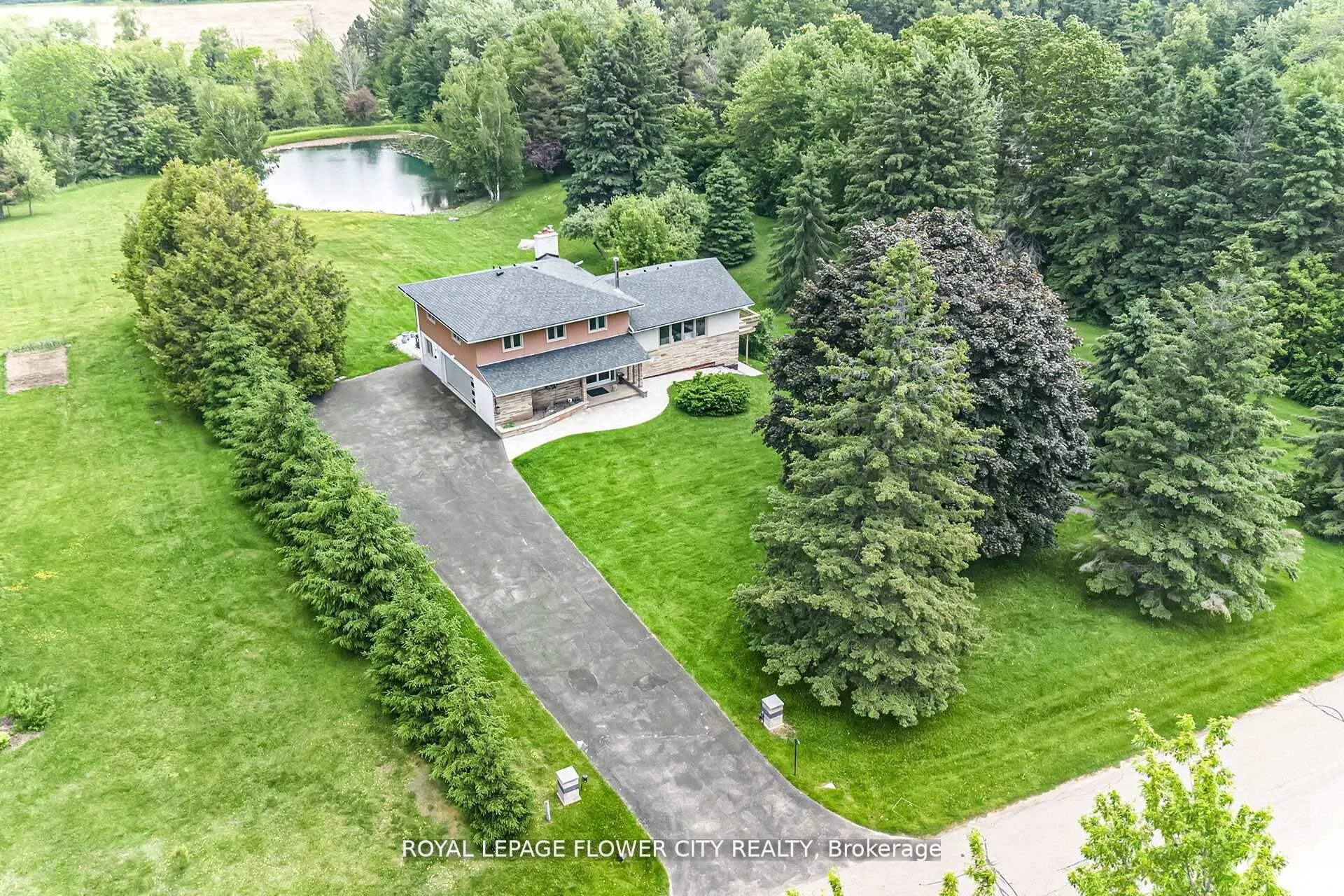 Photo 2 of 5 Glenn Court, Caledon, Rural Caledon — HOMEH