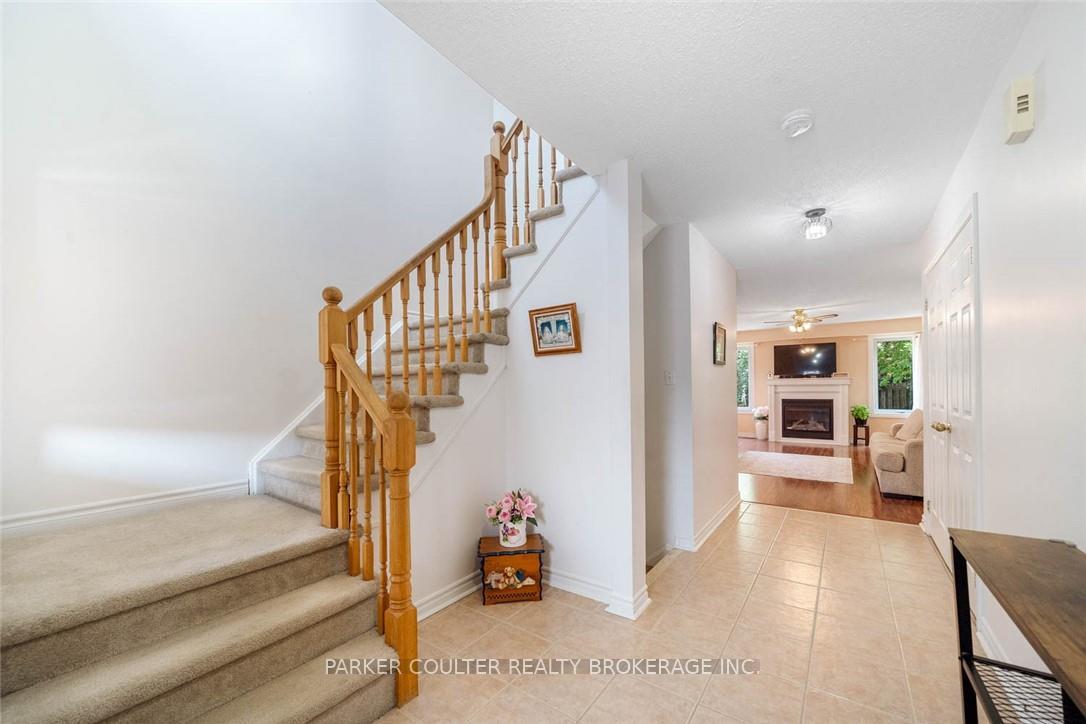 Photo 2 of 84 Gore Drive, Barrie, Ardagh — HOMEH