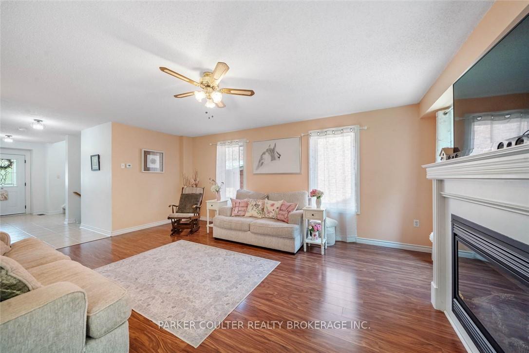 Photo 3 of 84 Gore Drive, Barrie, Ardagh — HOMEH