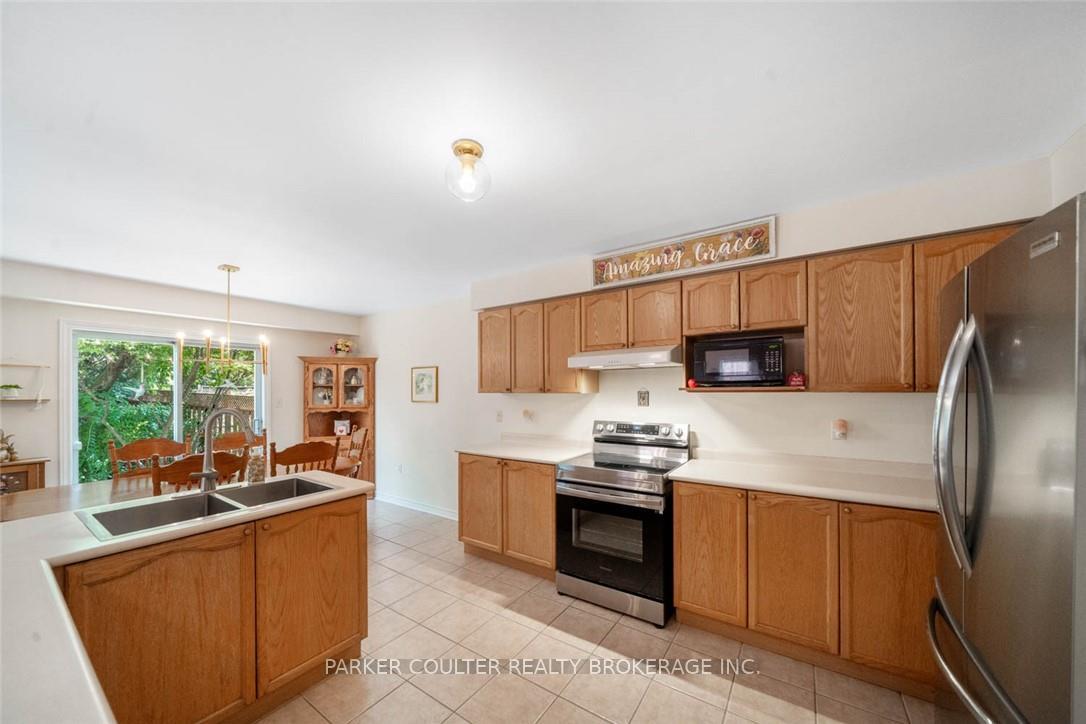 Photo 7 of 84 Gore Drive, Barrie, Ardagh — HOMEH