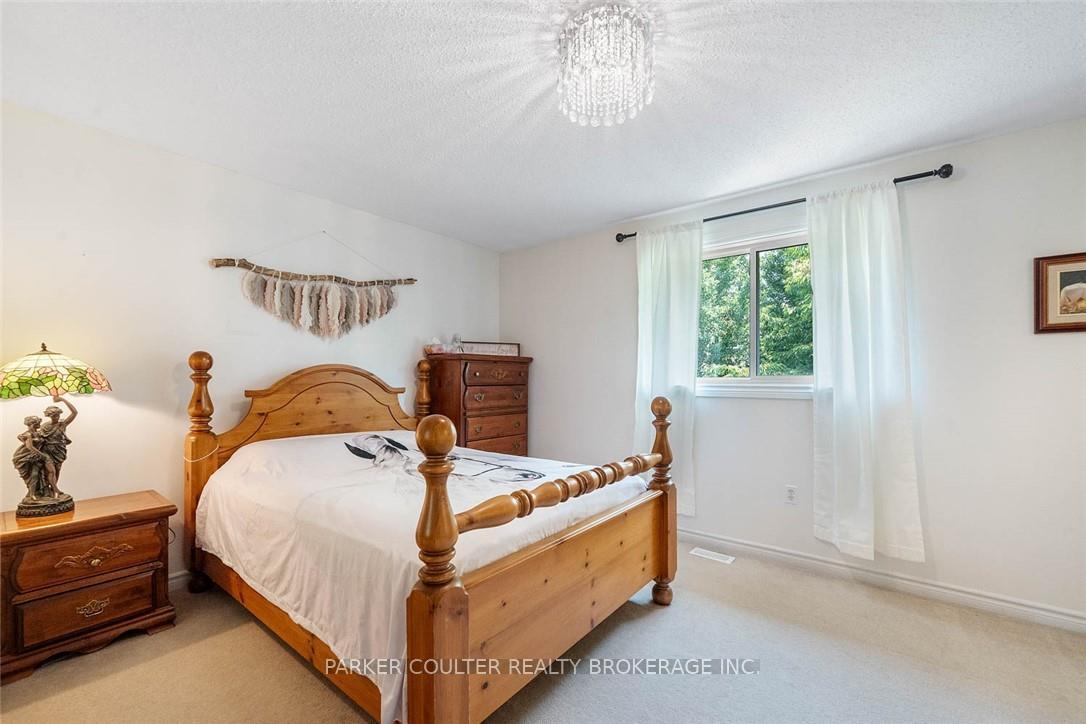 Photo 14 of 84 Gore Drive, Barrie, Ardagh — HOMEH
