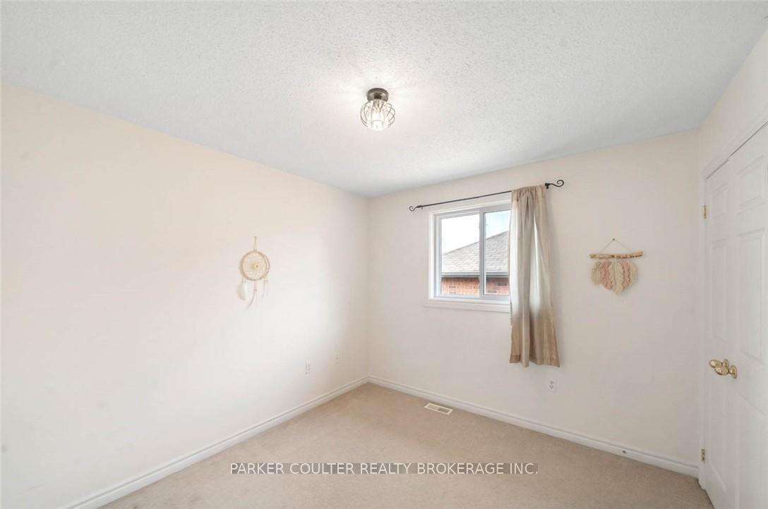 Photo 16 of 84 Gore Drive, Barrie, Ardagh — HOMEH