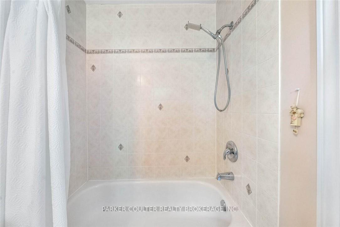 Photo 19 of 84 Gore Drive, Barrie, Ardagh — HOMEH