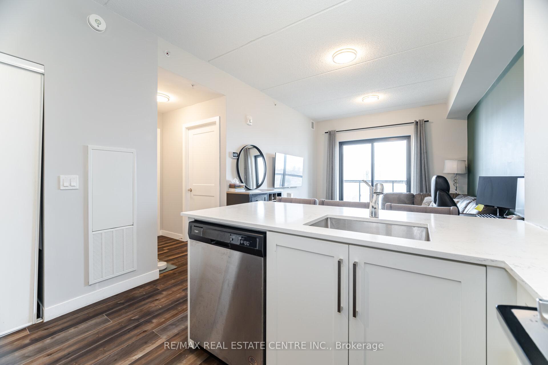Photo 11 of Unit 710, 15 Queen Street S, Hamilton, Central — HOMEH