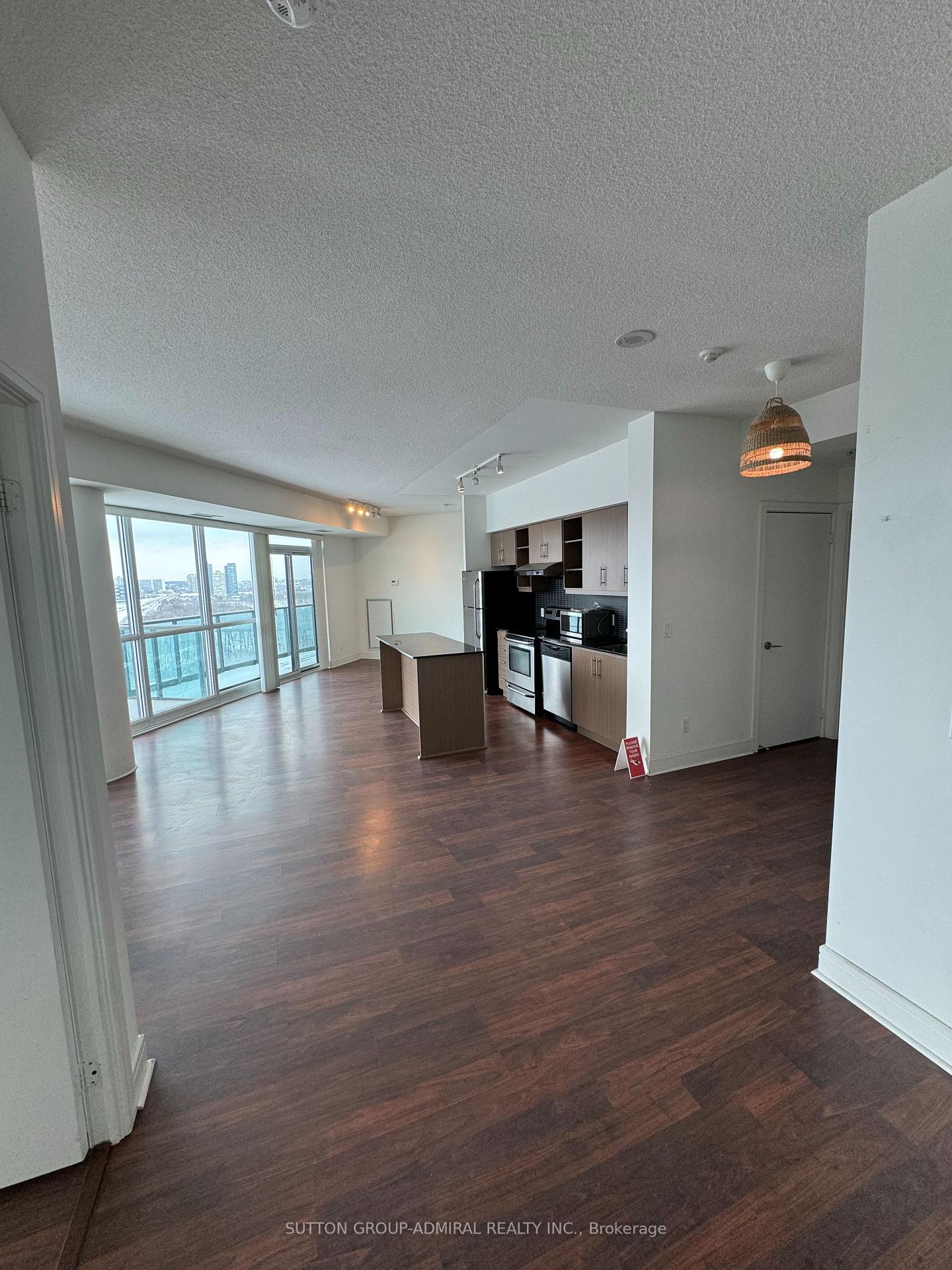 Photo 3 of Unit 1506, 35 Brian Peck Crescent, Toronto, Thorncliffe Park — HOMEH