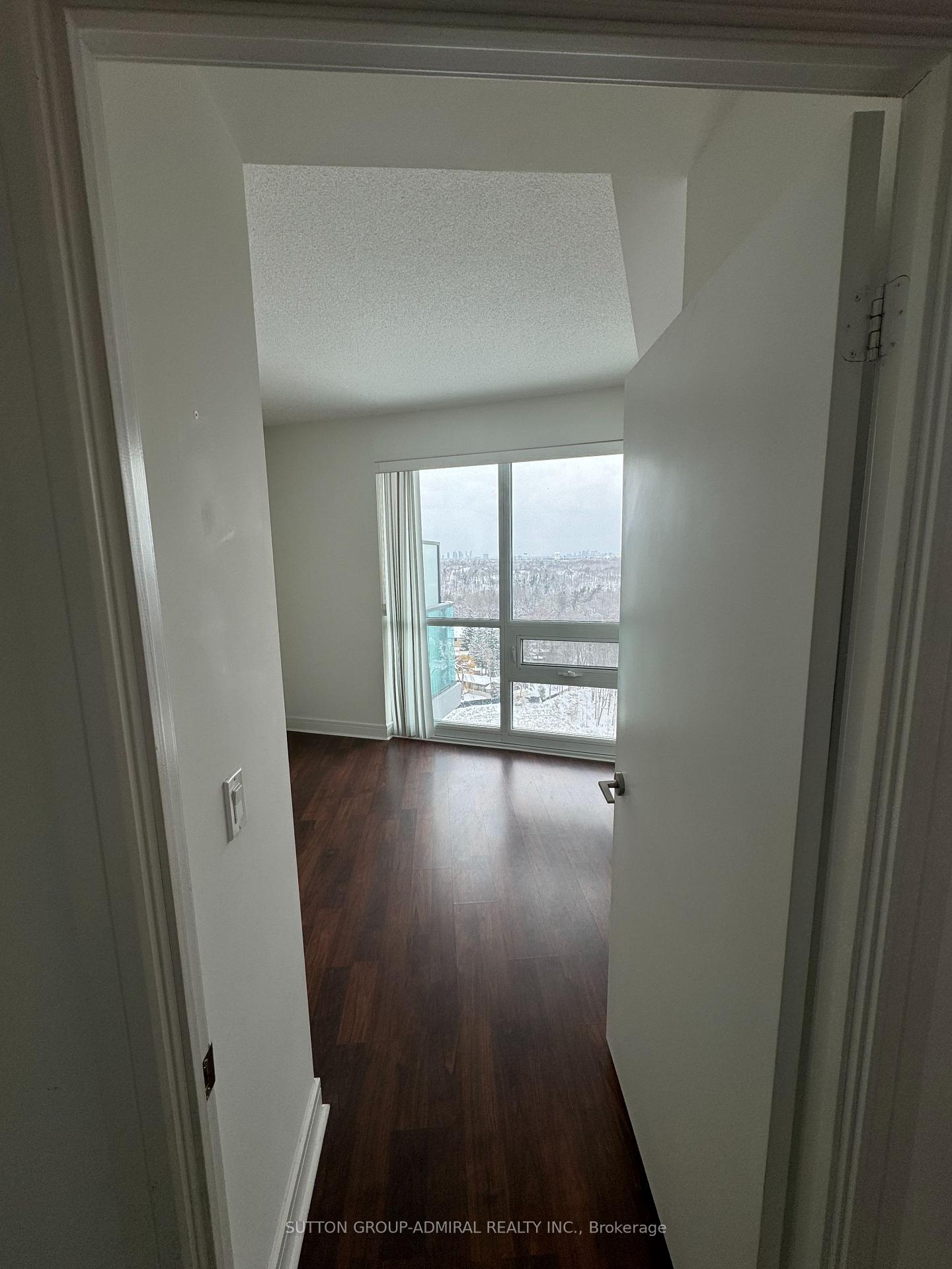 Photo 6 of Unit 1506, 35 Brian Peck Crescent, Toronto, Thorncliffe Park — HOMEH