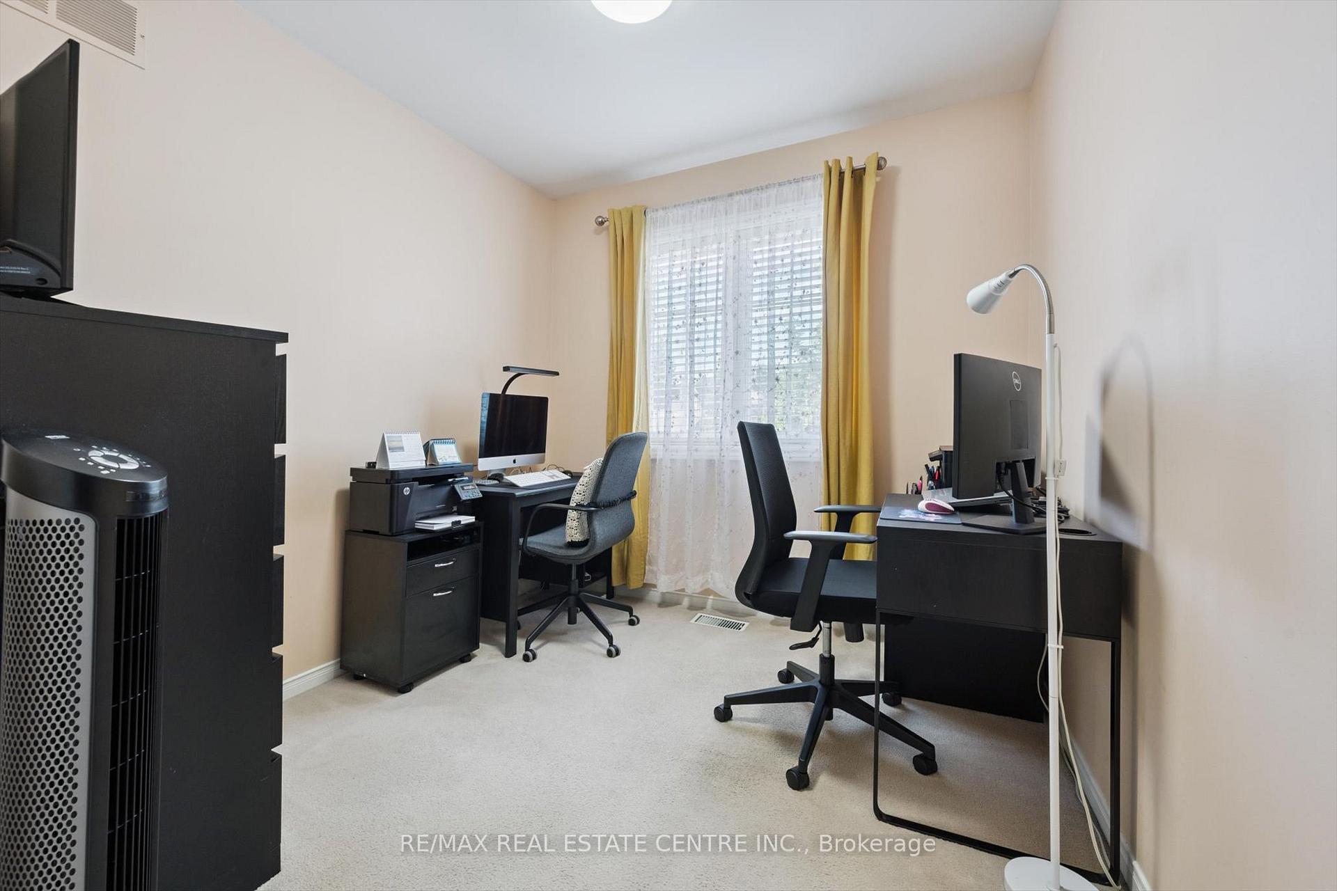 Photo 25 of 665D Scarlett Road, Etobicoke, Humber Heights — HOMEH
