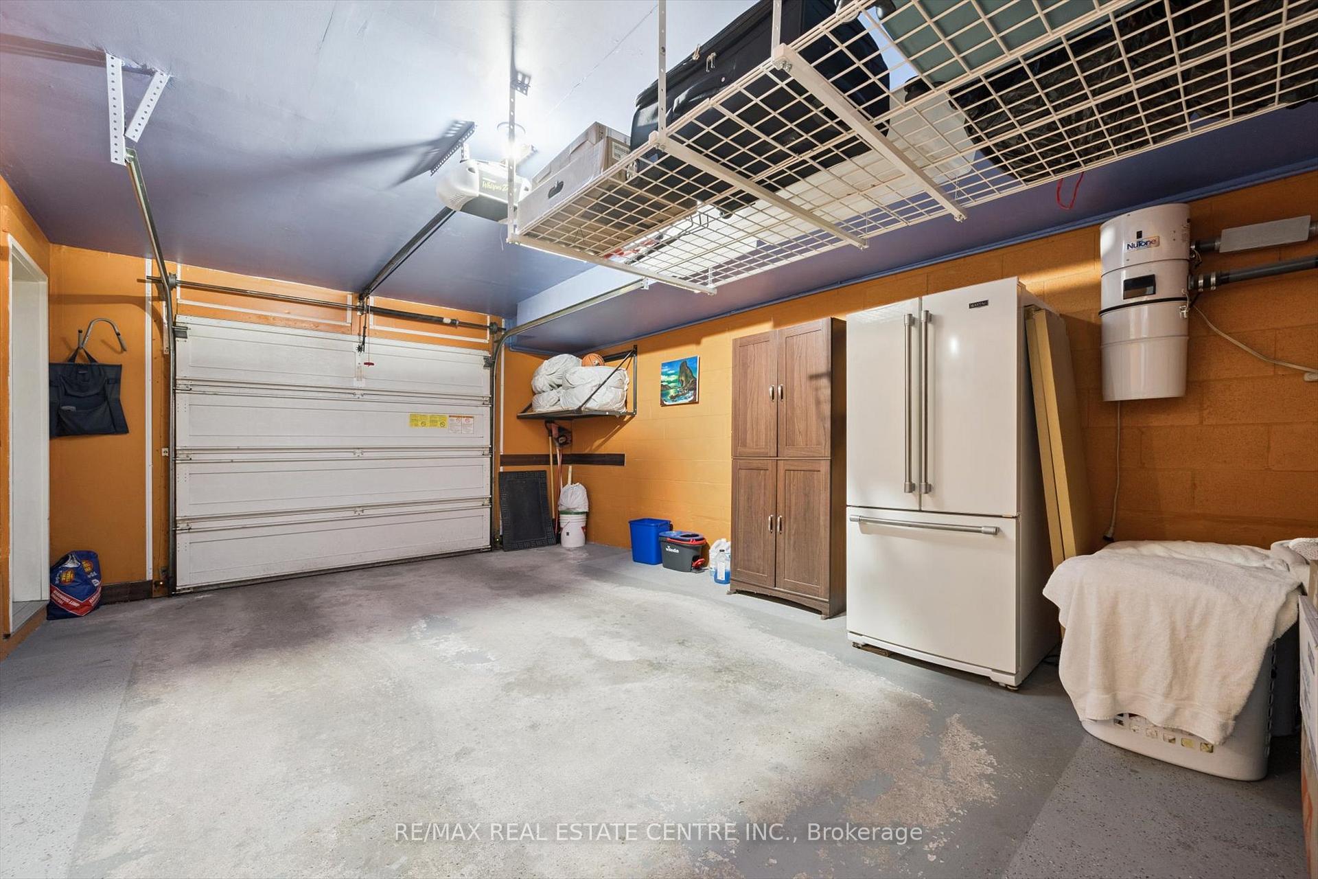 Photo 29 of 665D Scarlett Road, Etobicoke, Humber Heights — HOMEH