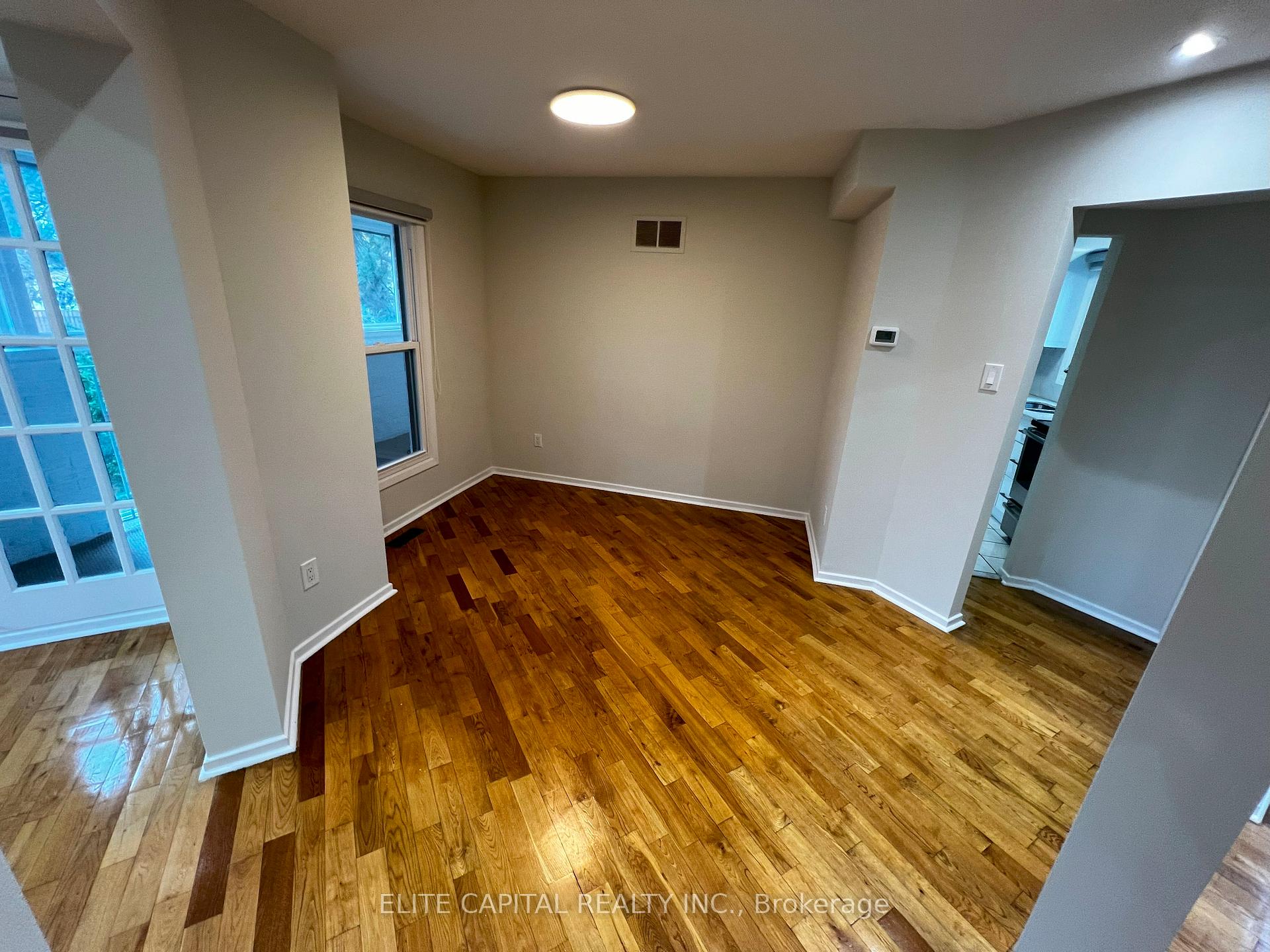 Photo 4 of 9 Lofty Hill Way, North York, Hillcrest Village — HOMEH