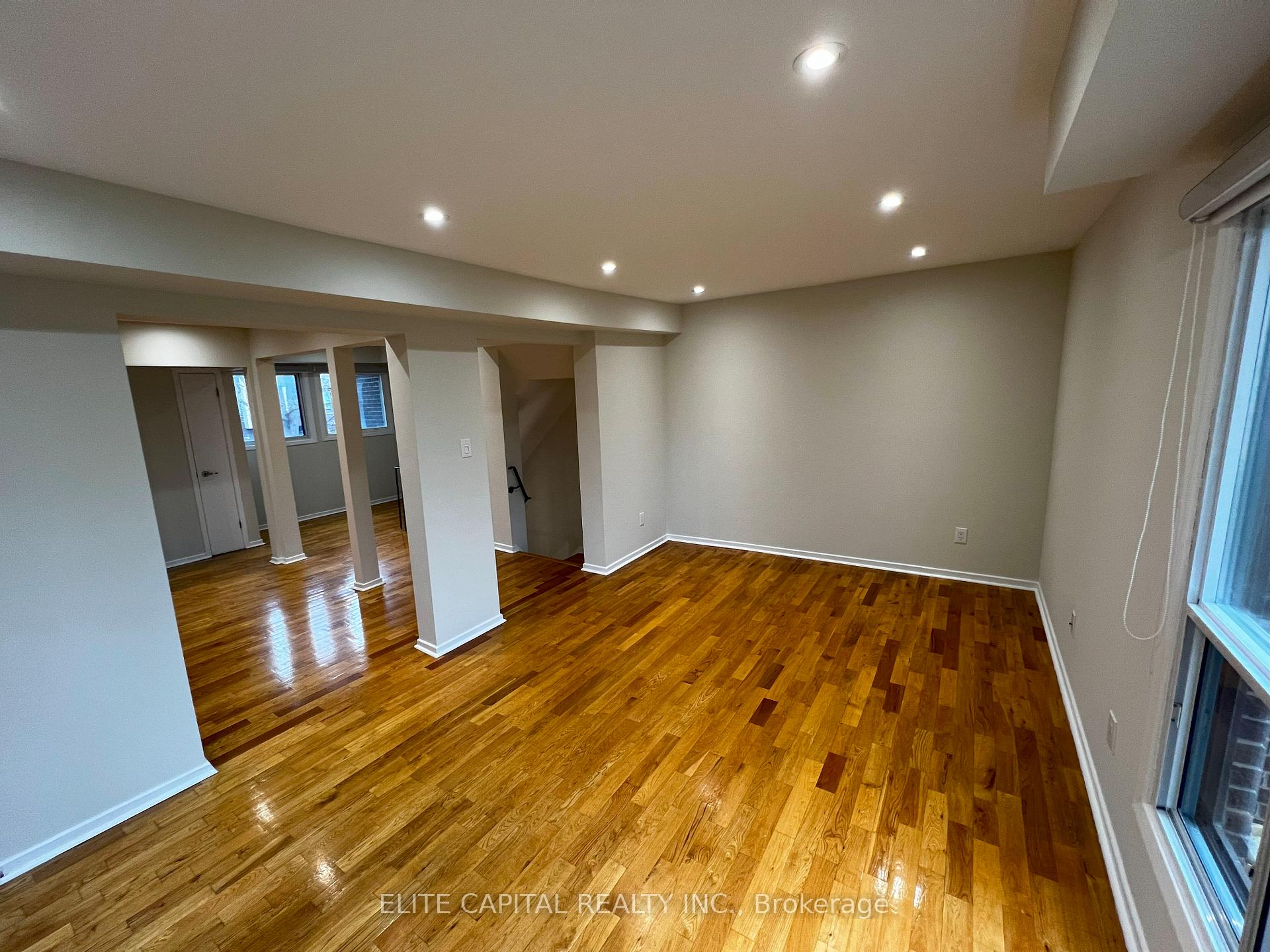 Photo 6 of 9 Lofty Hill Way, North York, Hillcrest Village — HOMEH