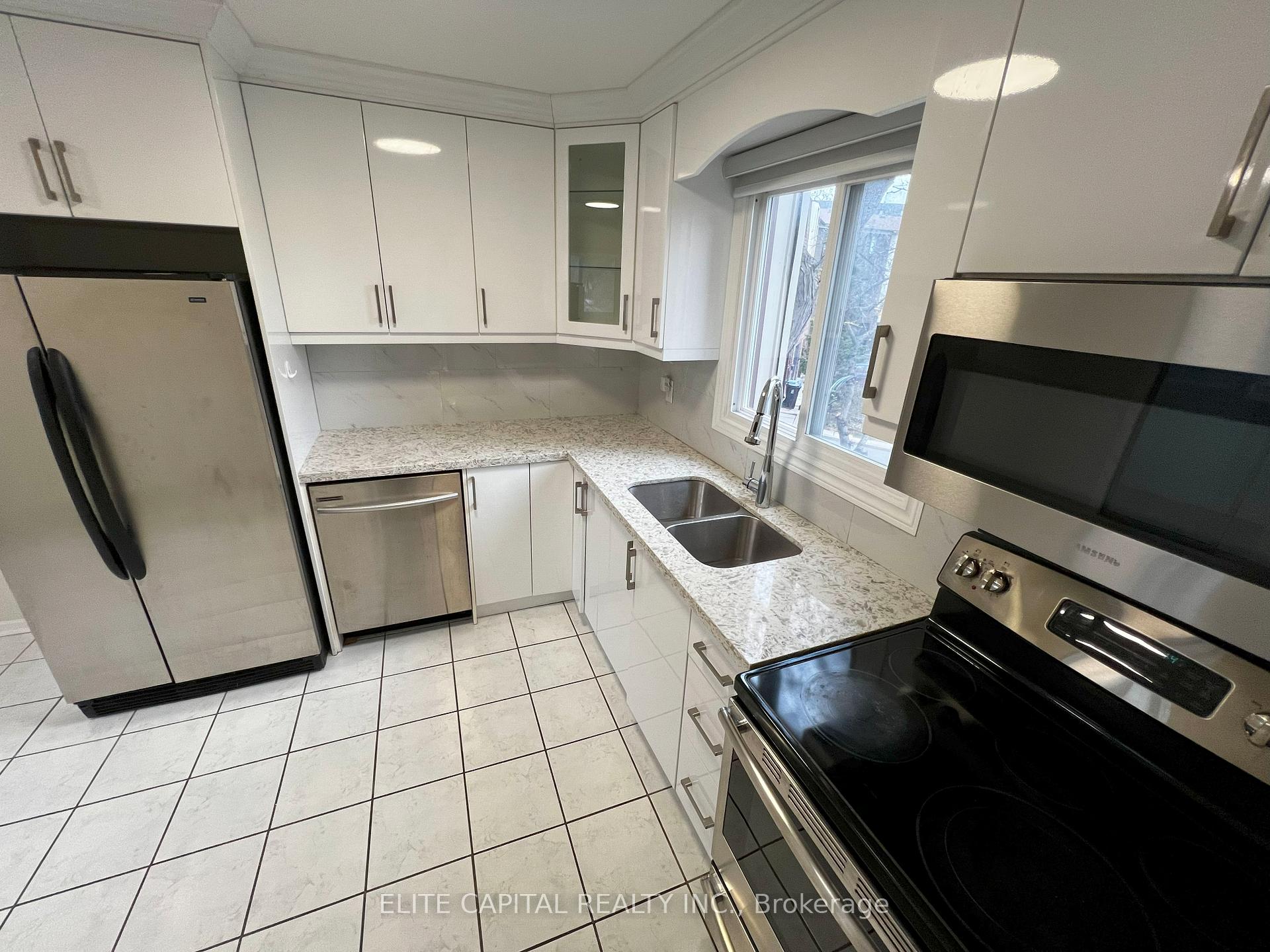 Photo 7 of 9 Lofty Hill Way, North York, Hillcrest Village — HOMEH