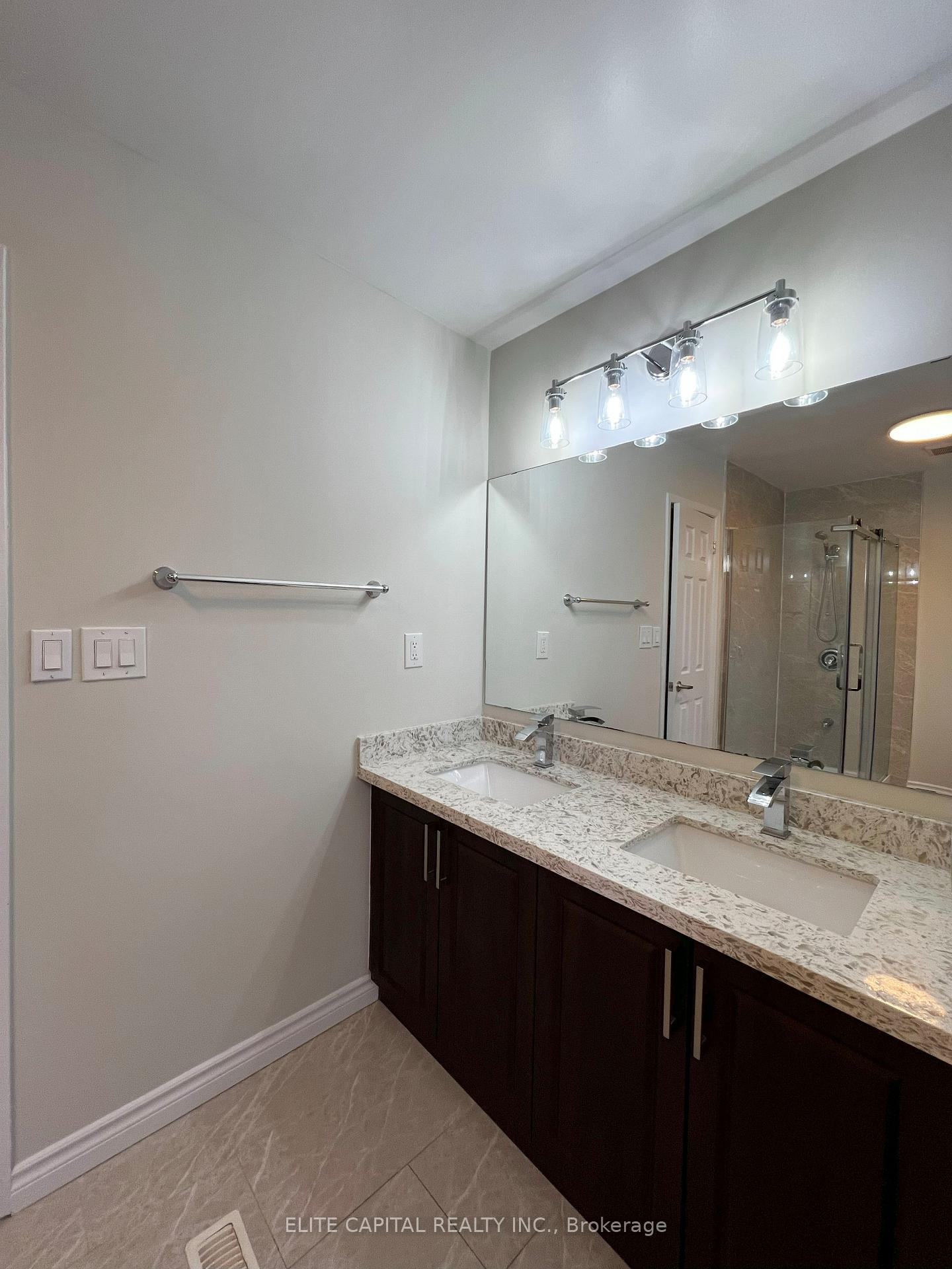 Photo 12 of 9 Lofty Hill Way, North York, Hillcrest Village — HOMEH