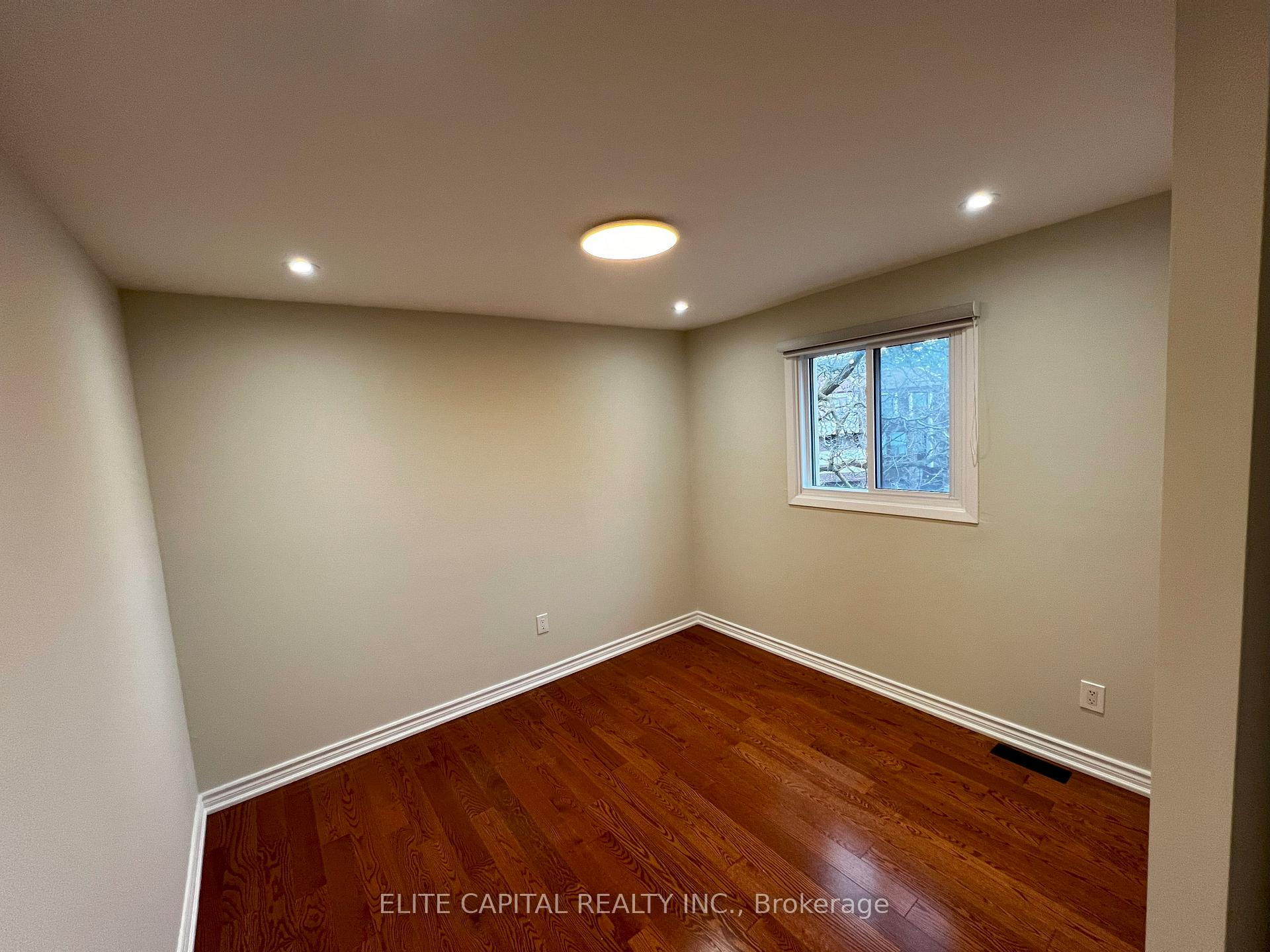 Photo 15 of 9 Lofty Hill Way, North York, Hillcrest Village — HOMEH