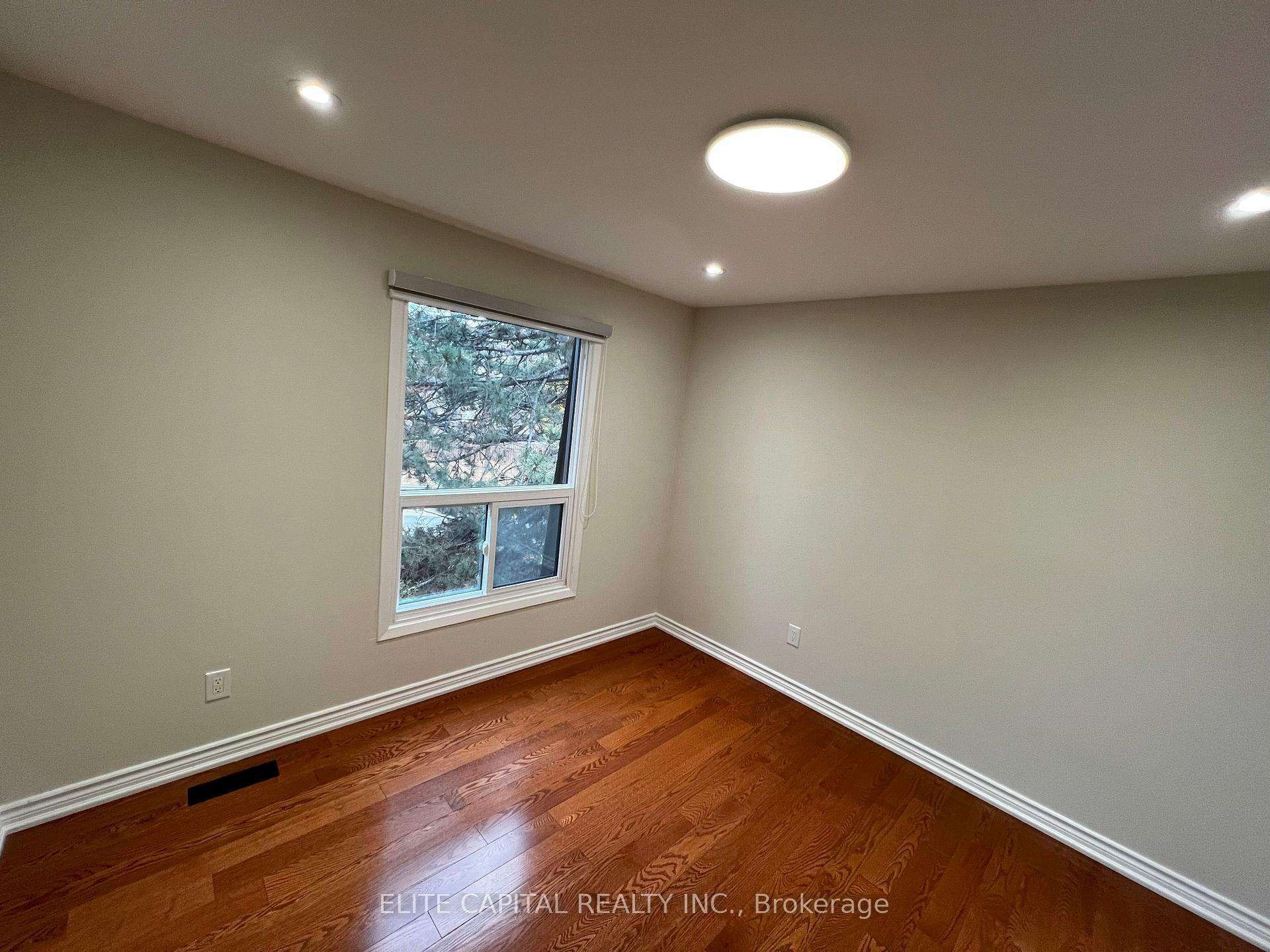 Photo 16 of 9 Lofty Hill Way, North York, Hillcrest Village — HOMEH