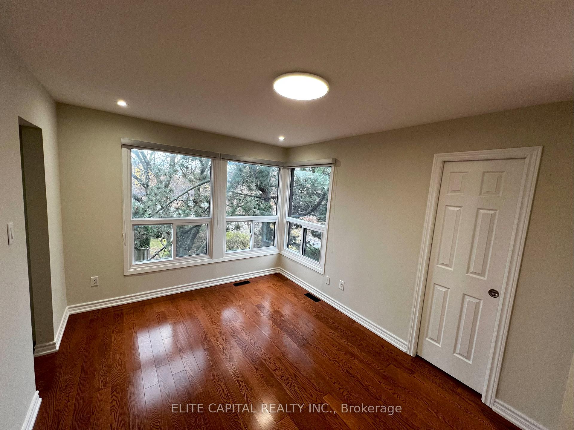 Photo 17 of 9 Lofty Hill Way, North York, Hillcrest Village — HOMEH