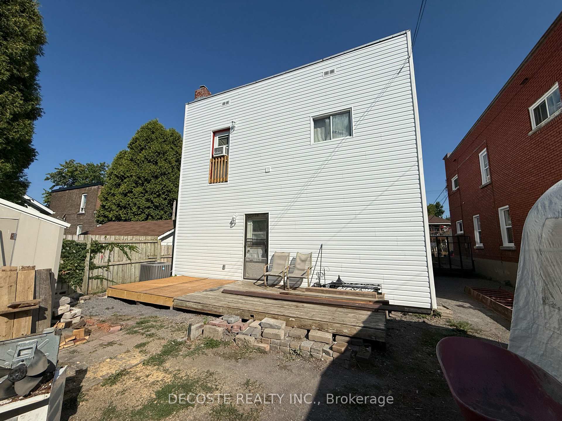 Photo 4 of 703-705 First Street E, Cornwall — HOMEH