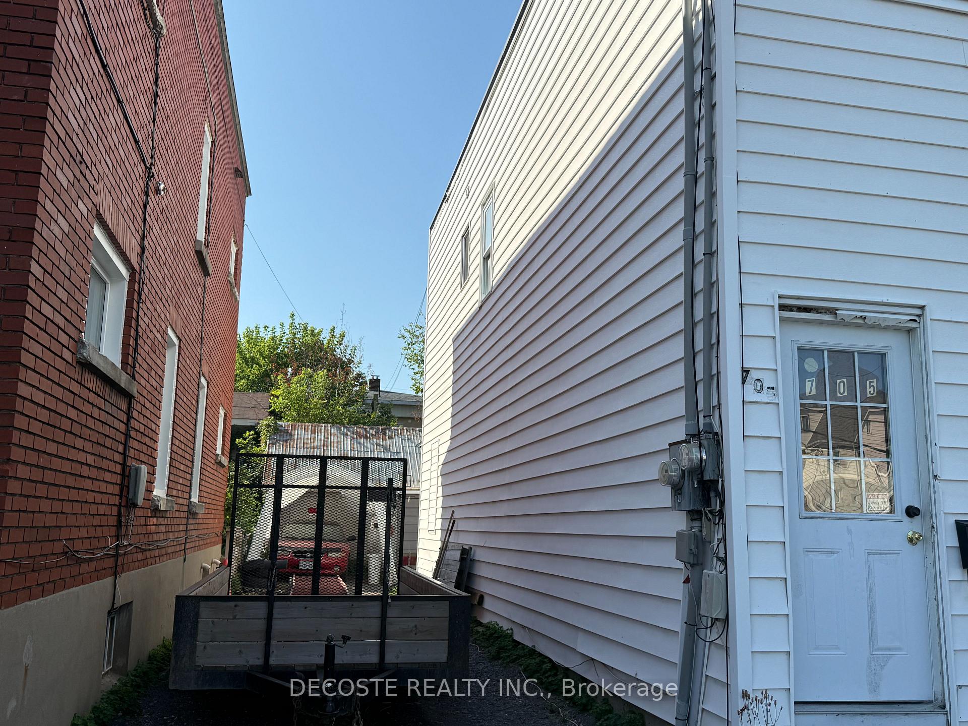 Photo 3 of 703-705 First Street E, Cornwall — HOMEH