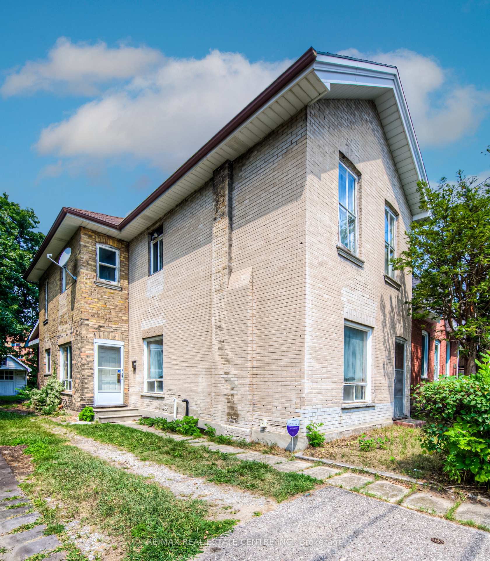 Photo 1 of 14 Bond Street, Brant, Brantford Twp — HOMEH