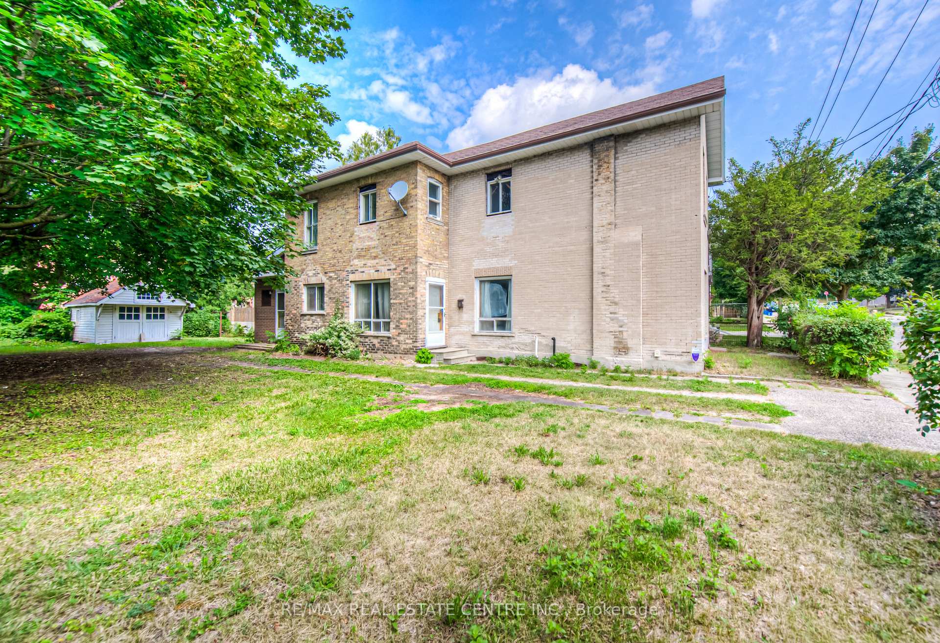 Photo 3 of 14 Bond Street, Brant, Brantford Twp — HOMEH