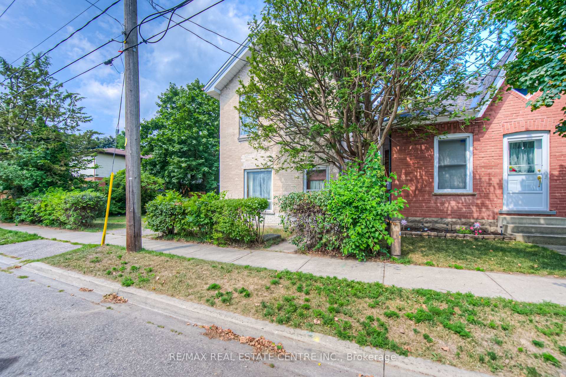 Photo 5 of 14 Bond Street, Brant, Brantford Twp — HOMEH