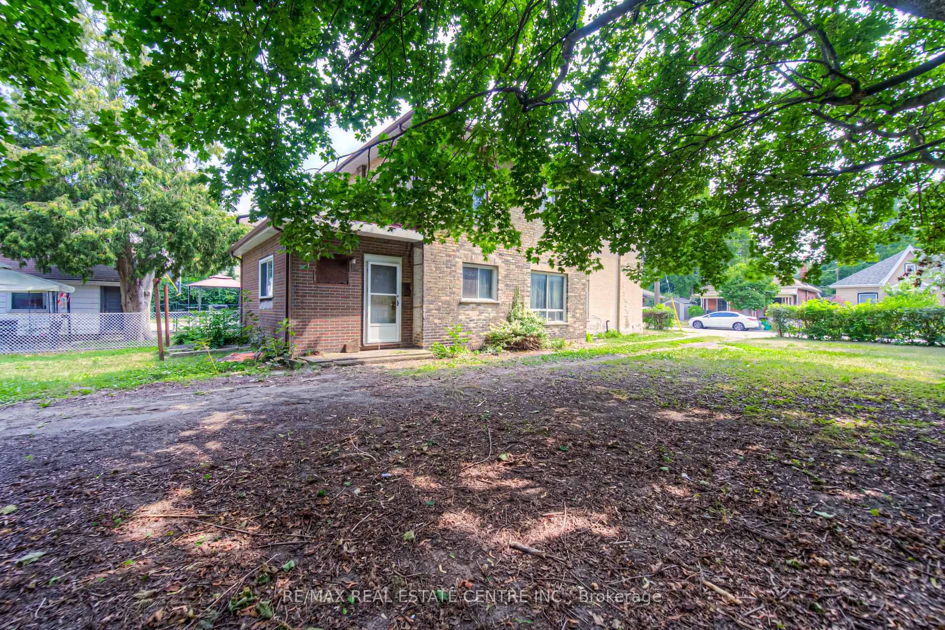 Photo 11 of 14 Bond Street, Brant, Brantford Twp — HOMEH