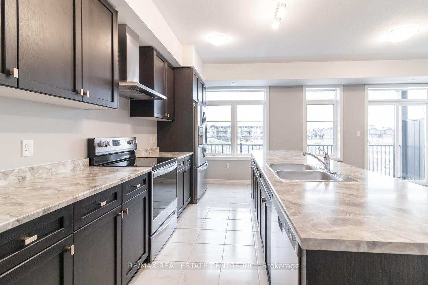 Photo 9 of 210 Wheat Lane, Kitchener — HOMEH