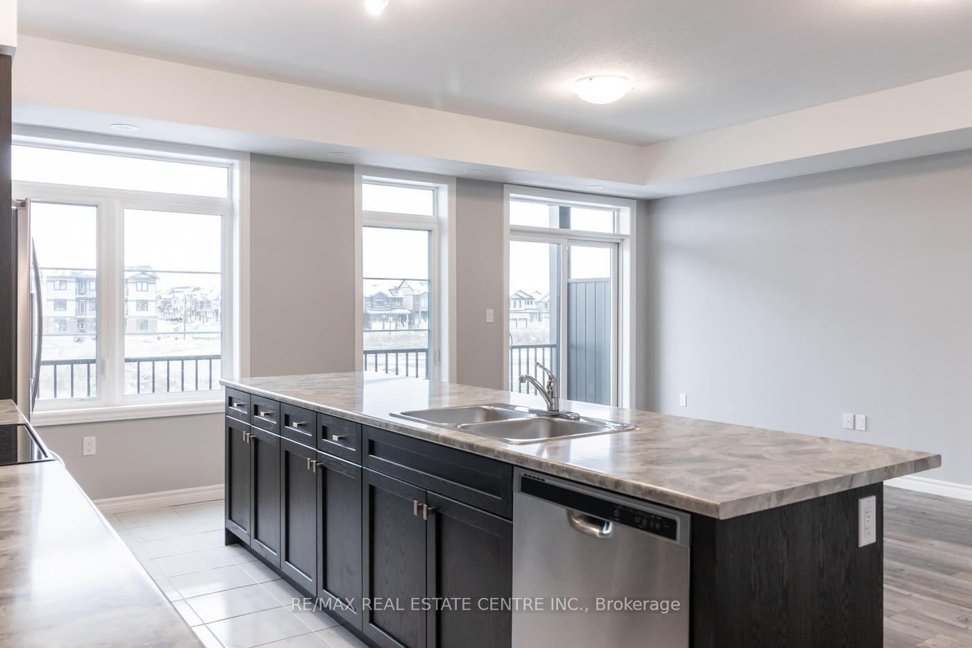 Photo 14 of 210 Wheat Lane, Kitchener — HOMEH