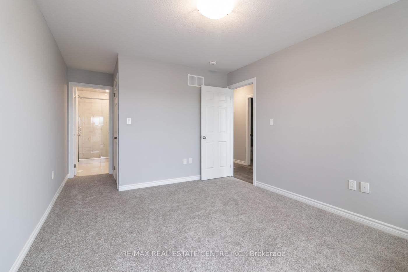 Photo 16 of 210 Wheat Lane, Kitchener — HOMEH