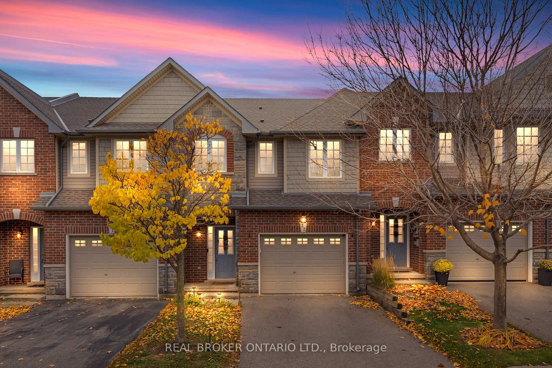 Photo 2 of Unit 22, 40 Dartmouth Gate, Hamilton, Lakeshore — HOMEH