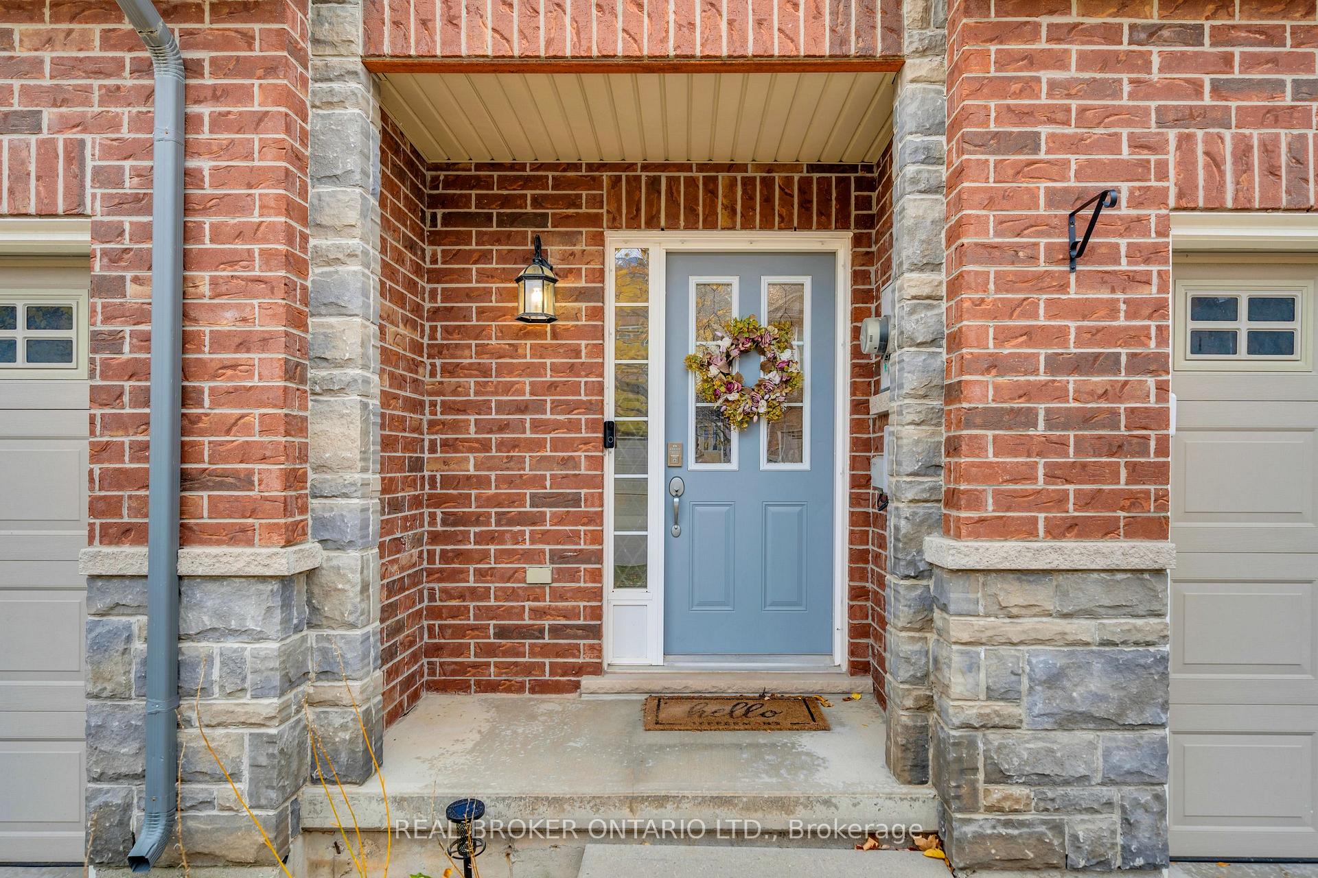 Photo 3 of Unit 22, 40 Dartmouth Gate, Hamilton, Lakeshore — HOMEH