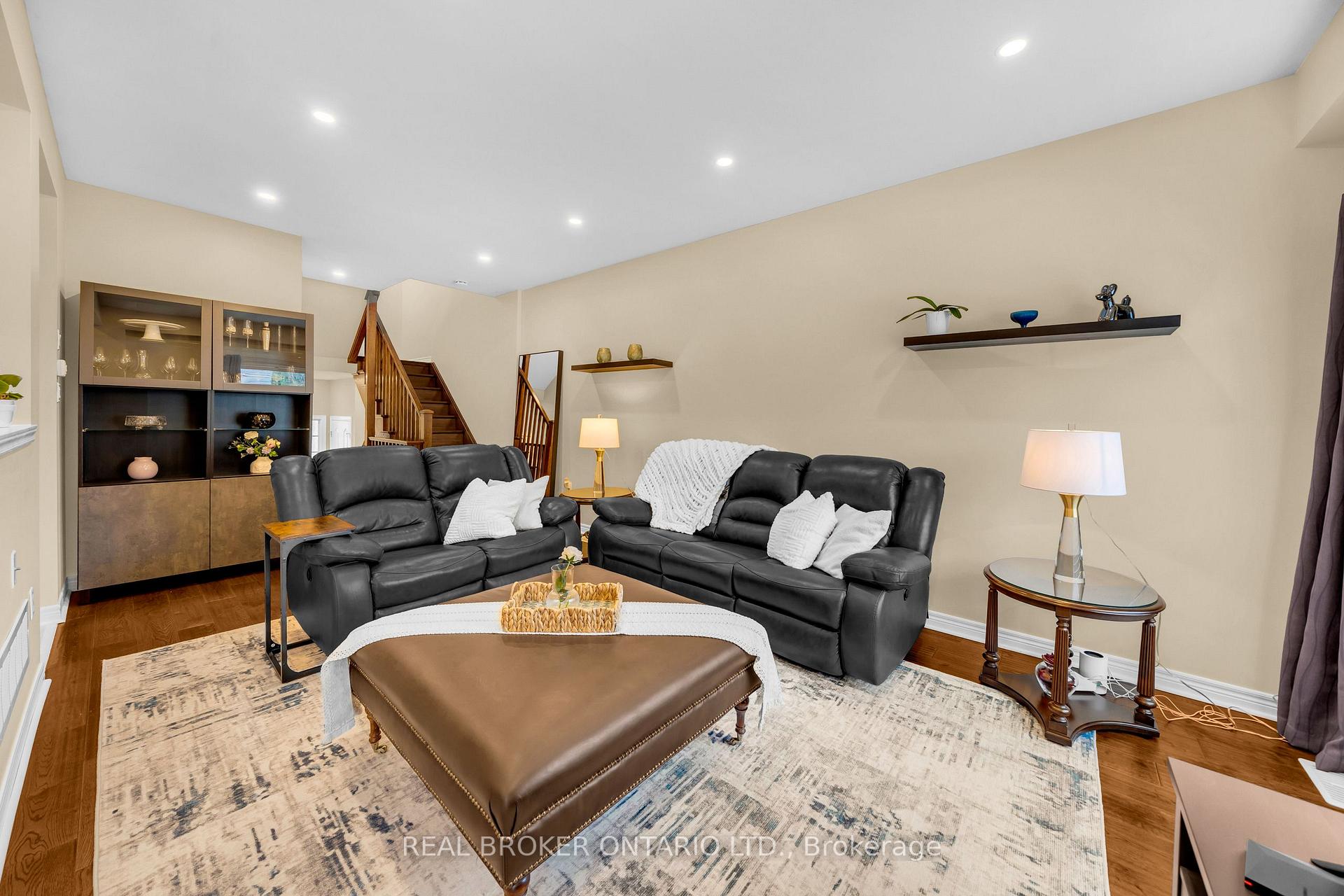 Photo 8 of Unit 22, 40 Dartmouth Gate, Hamilton, Lakeshore — HOMEH