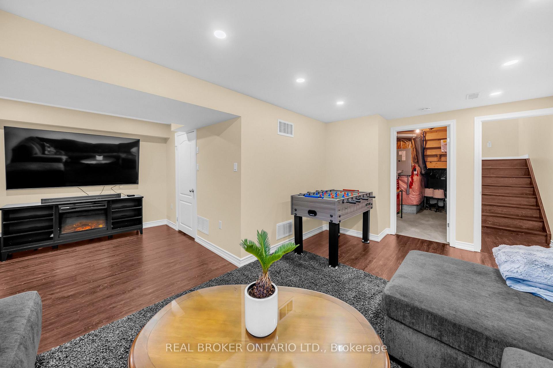 Photo 33 of Unit 22, 40 Dartmouth Gate, Hamilton, Lakeshore — HOMEH