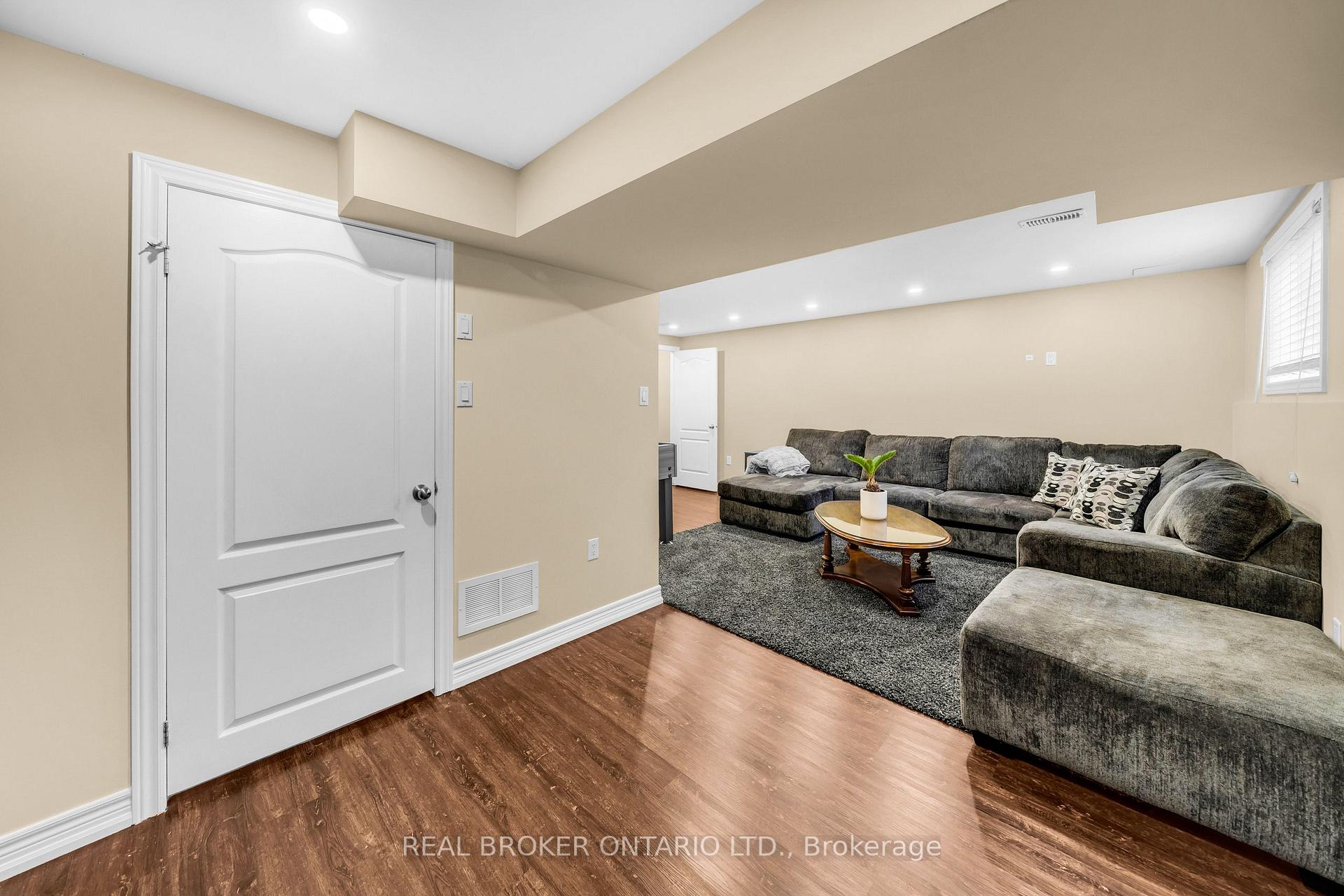 Photo 34 of Unit 22, 40 Dartmouth Gate, Hamilton, Lakeshore — HOMEH