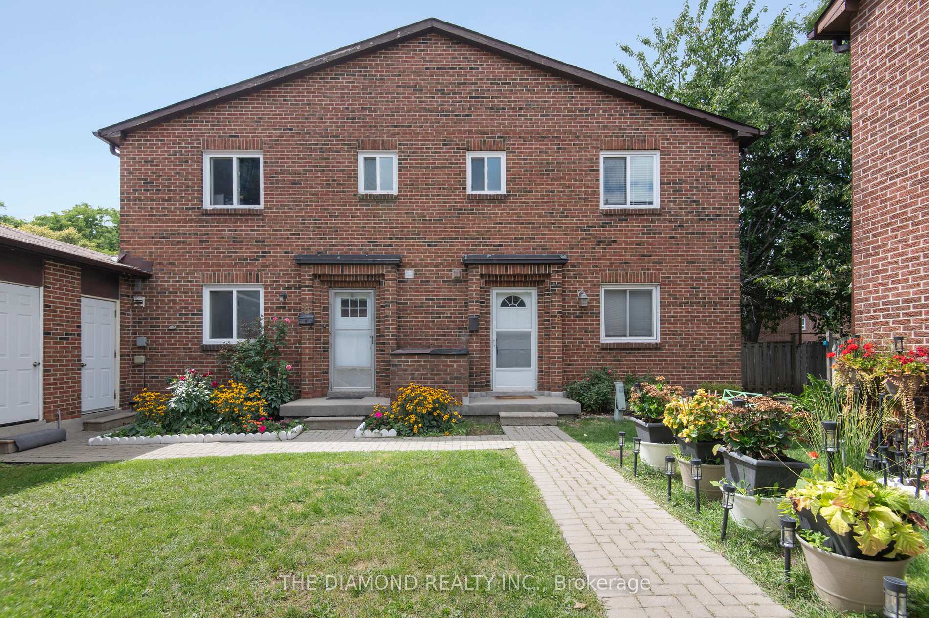 Photo 1 of Unit 6, 72 Dusay Place, Scarborough, L'Amoreaux — HOMEH