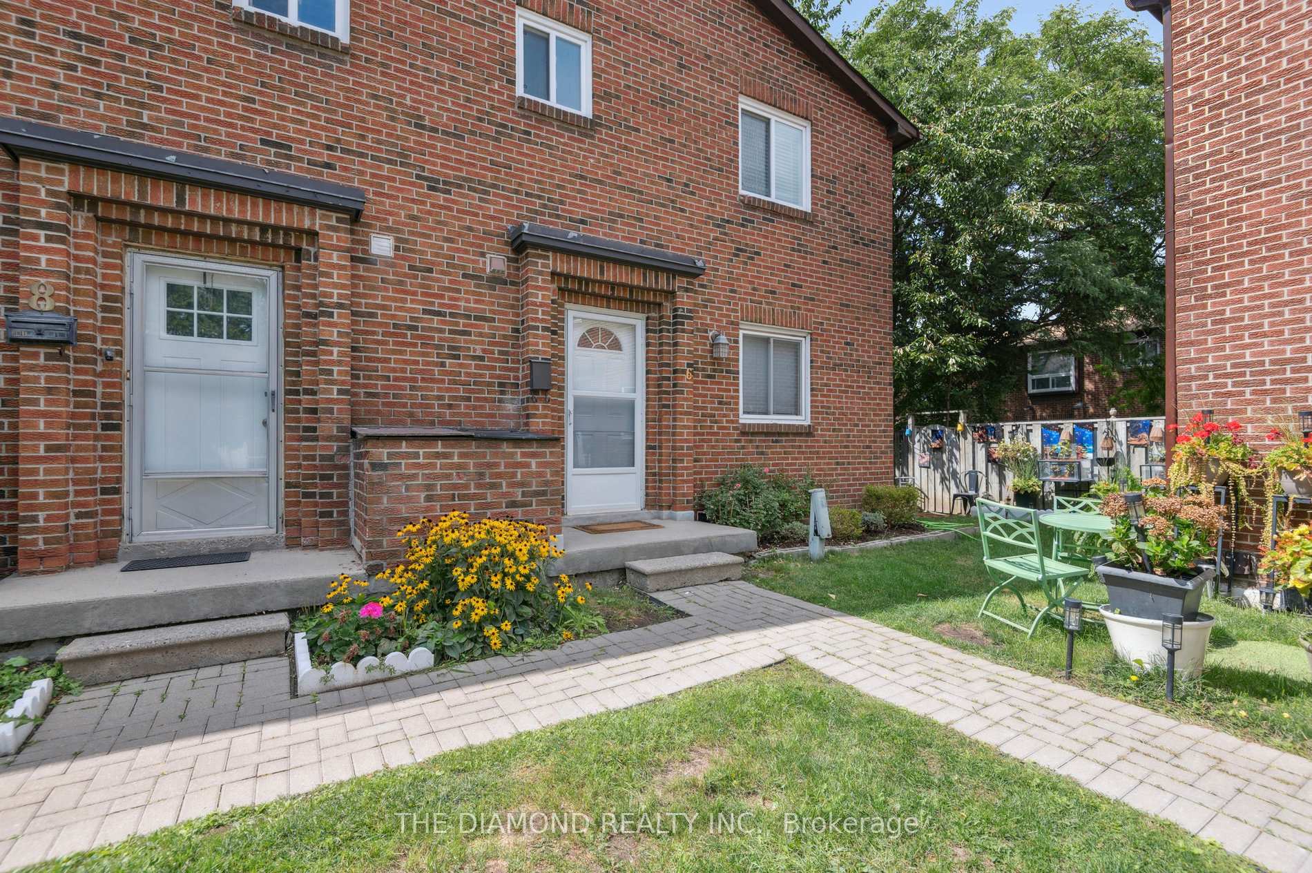 Photo 2 of Unit 6, 72 Dusay Place, Scarborough, L'Amoreaux — HOMEH