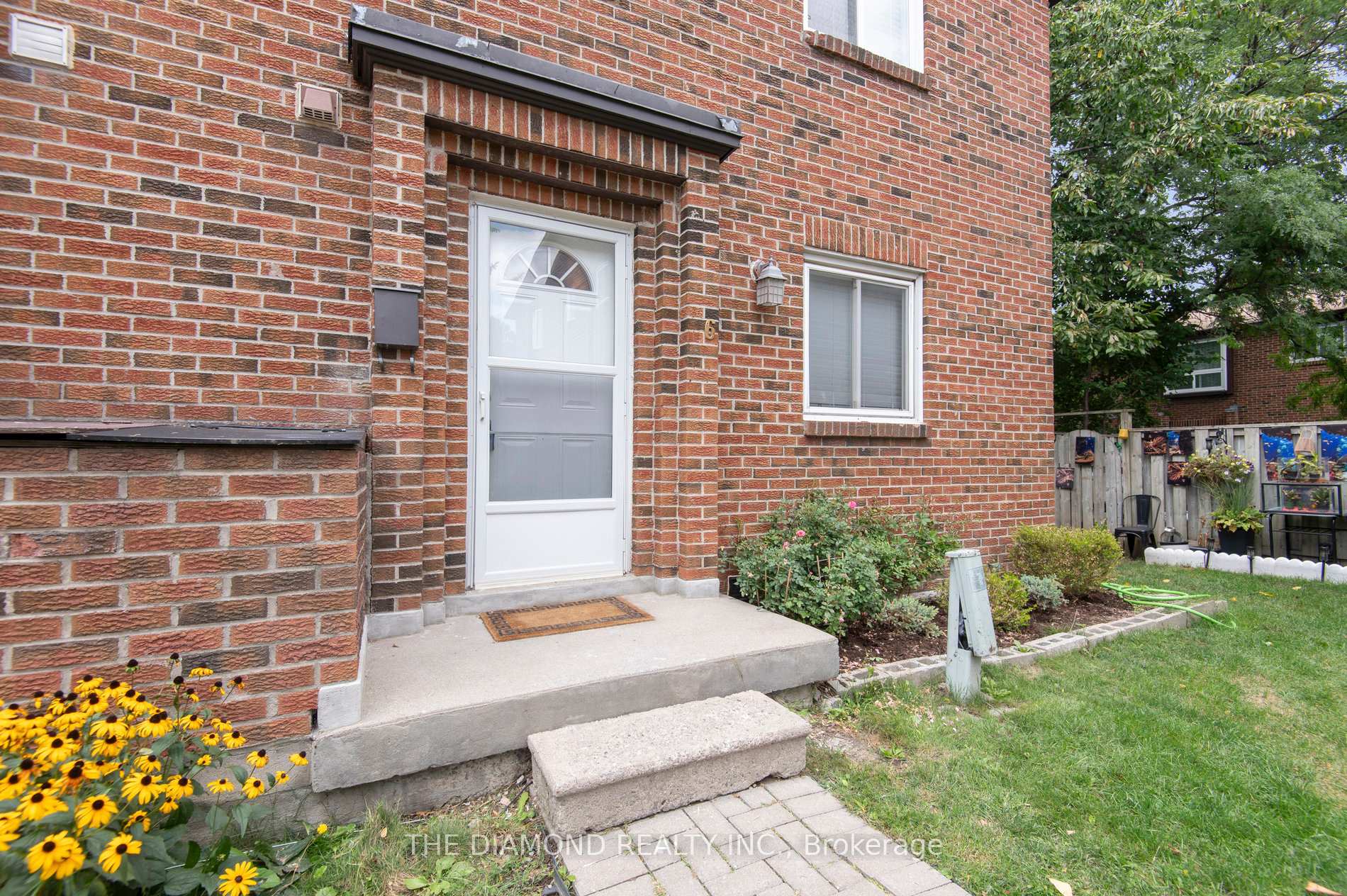 Photo 6 of Unit 6, 72 Dusay Place, Scarborough, L'Amoreaux — HOMEH