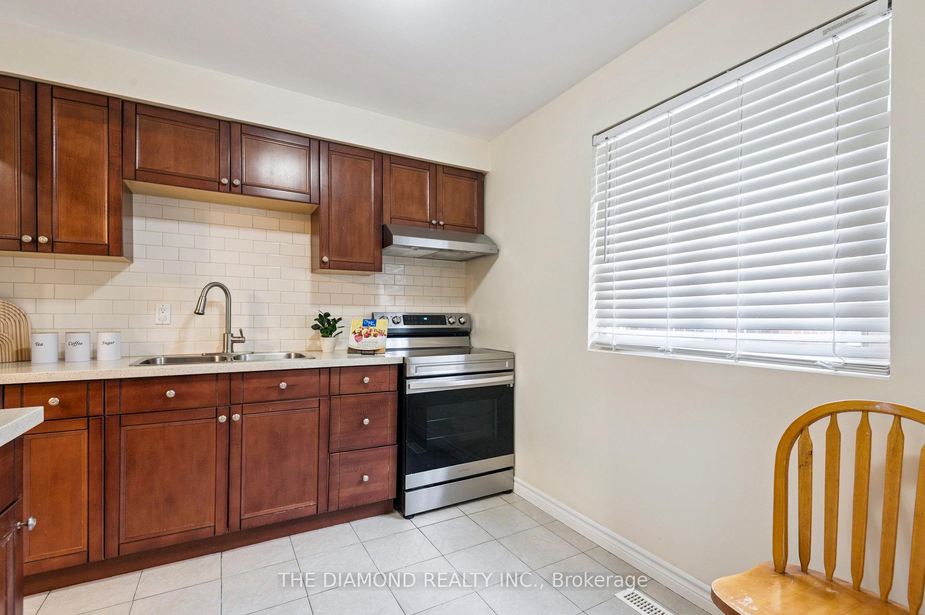 Photo 10 of Unit 6, 72 Dusay Place, Scarborough, L'Amoreaux — HOMEH