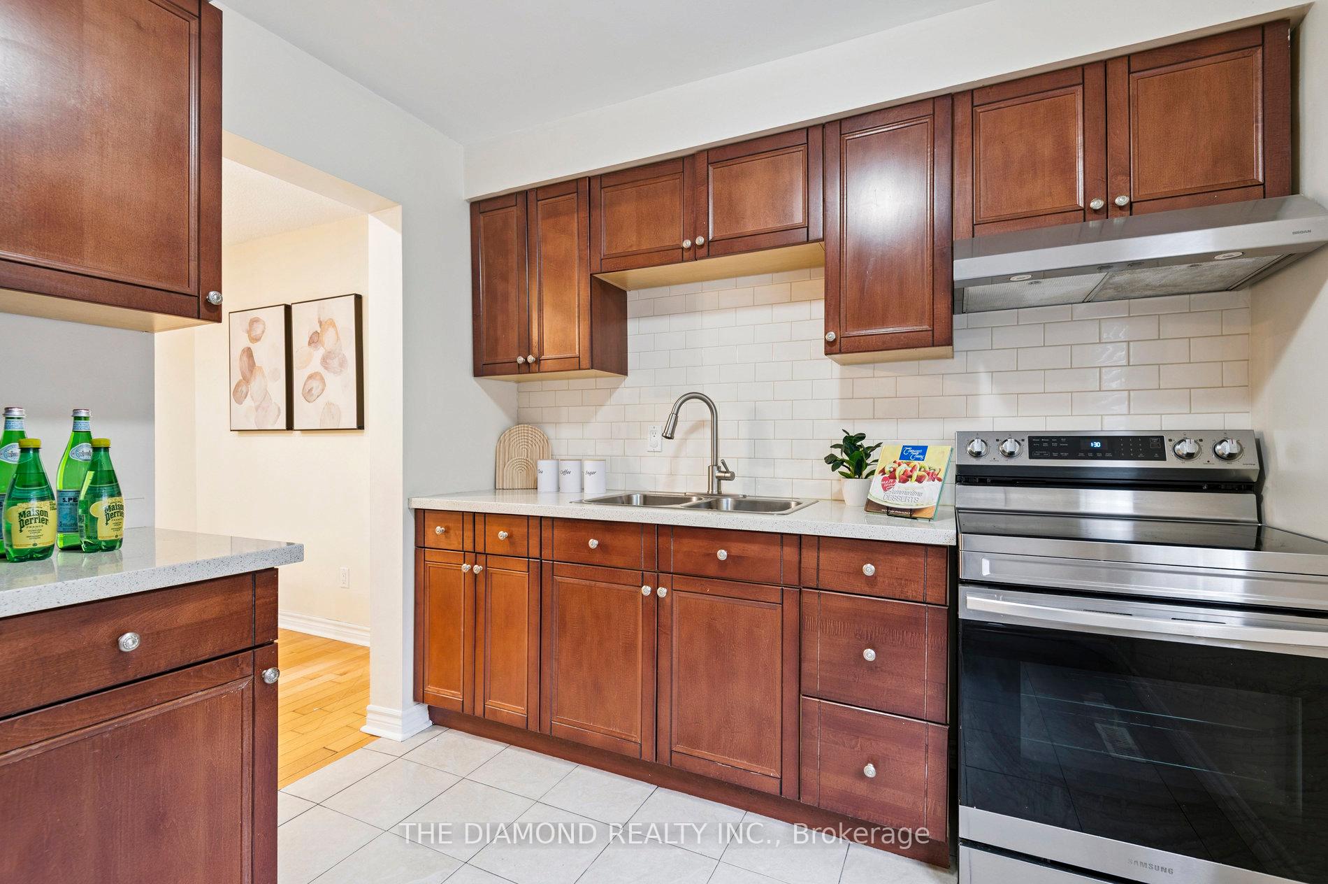 Photo 11 of Unit 6, 72 Dusay Place, Scarborough, L'Amoreaux — HOMEH